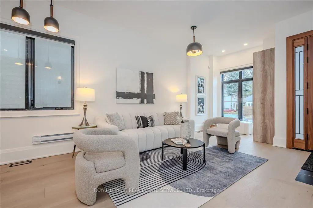 78 South Kingsway