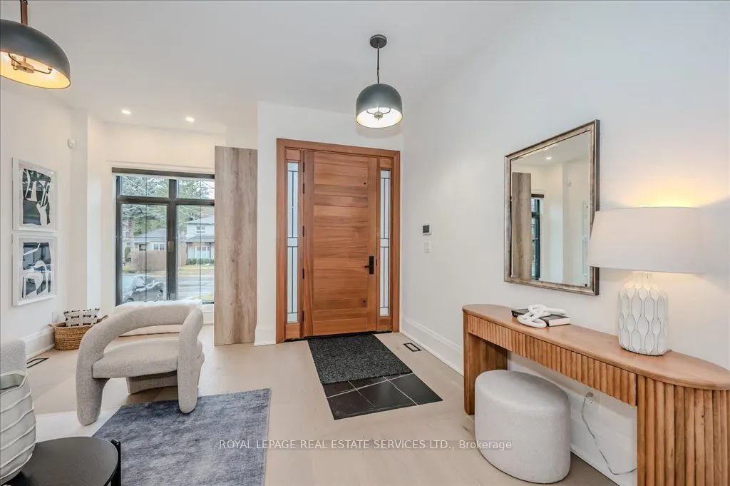 78 South Kingsway