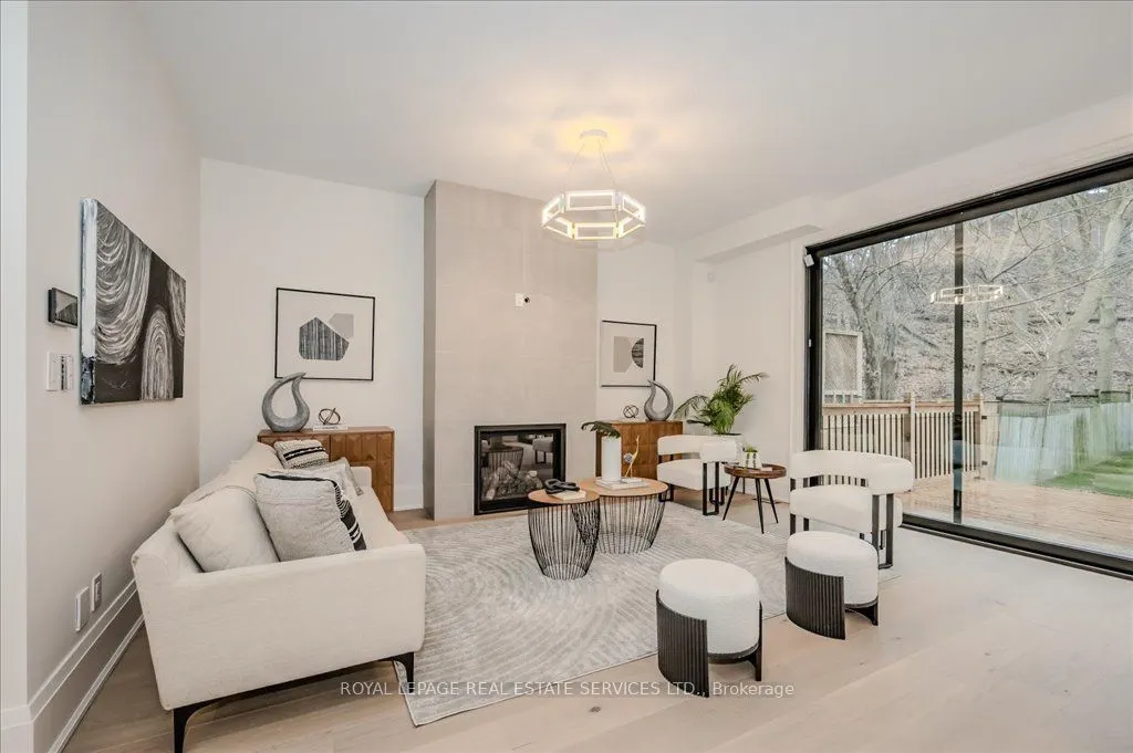 78 South Kingsway
