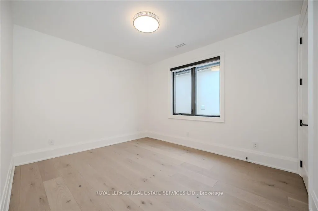 78 South Kingsway