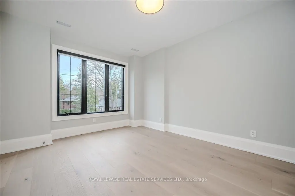 78 South Kingsway