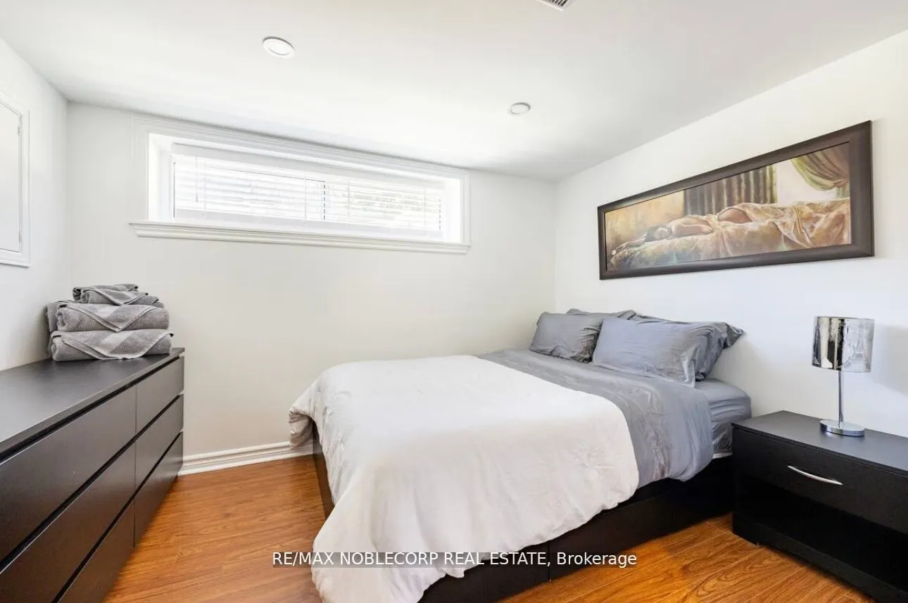 4230 Bloor Street W
