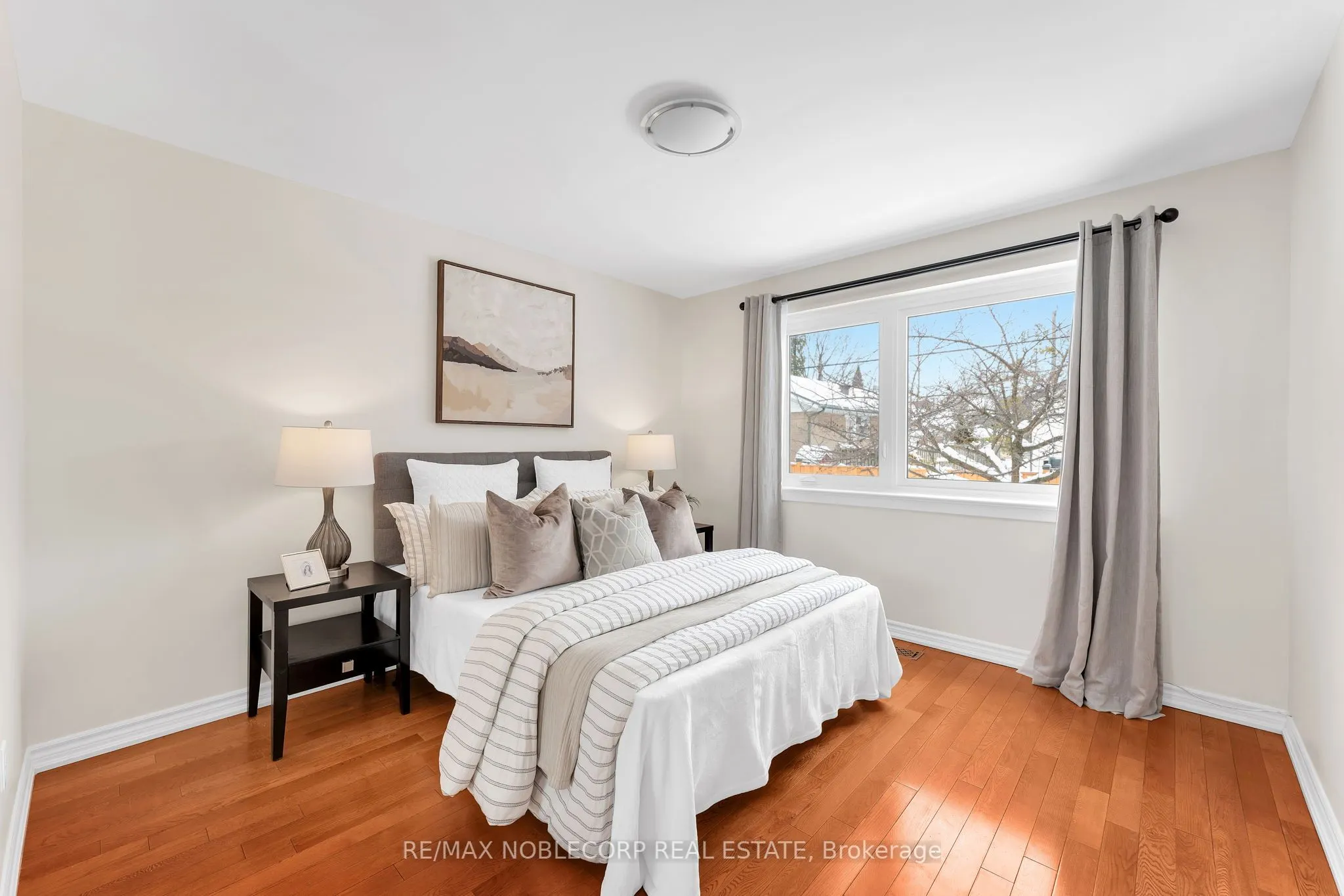 4230 Bloor Street W