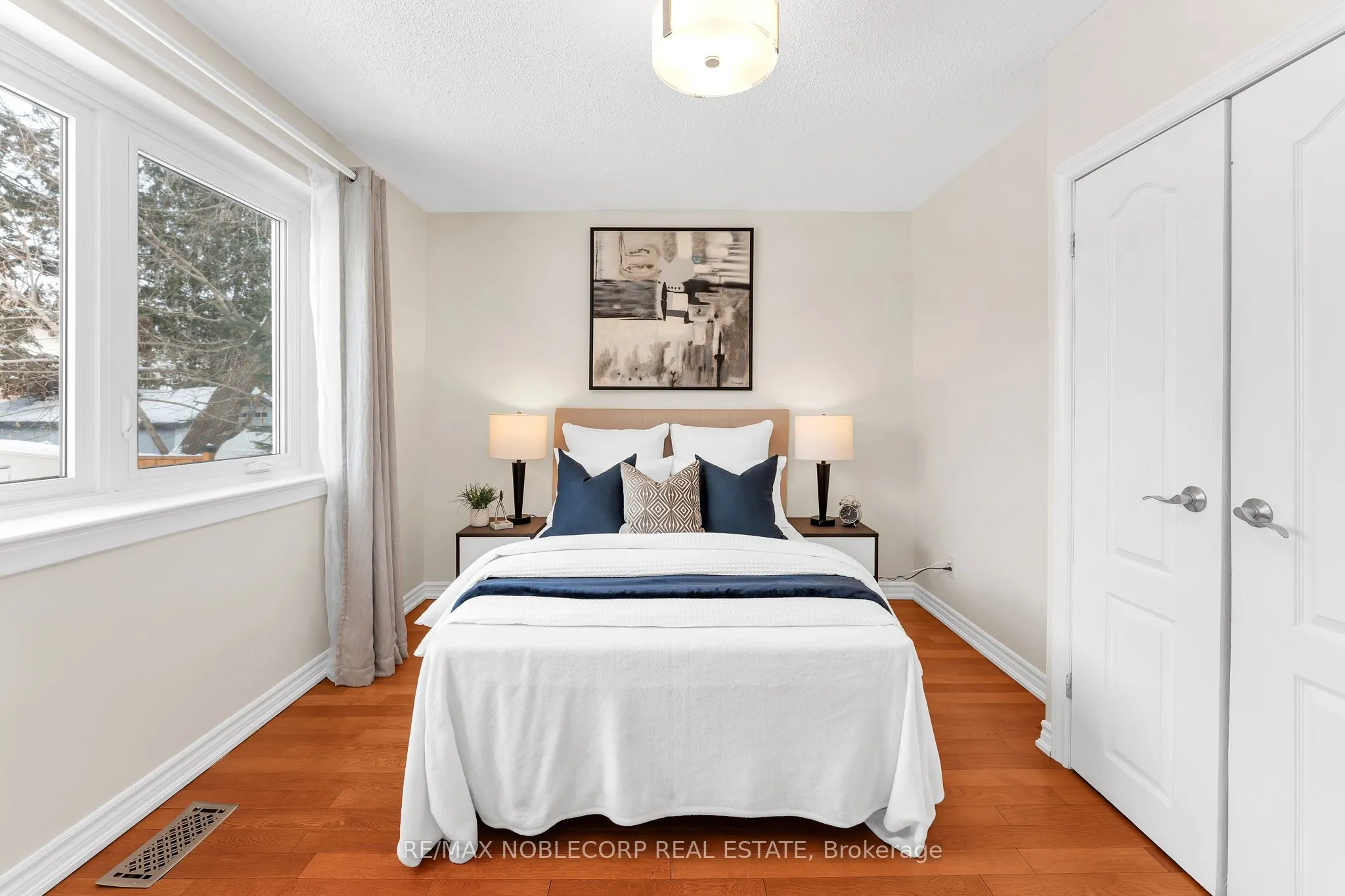 4230 Bloor Street W