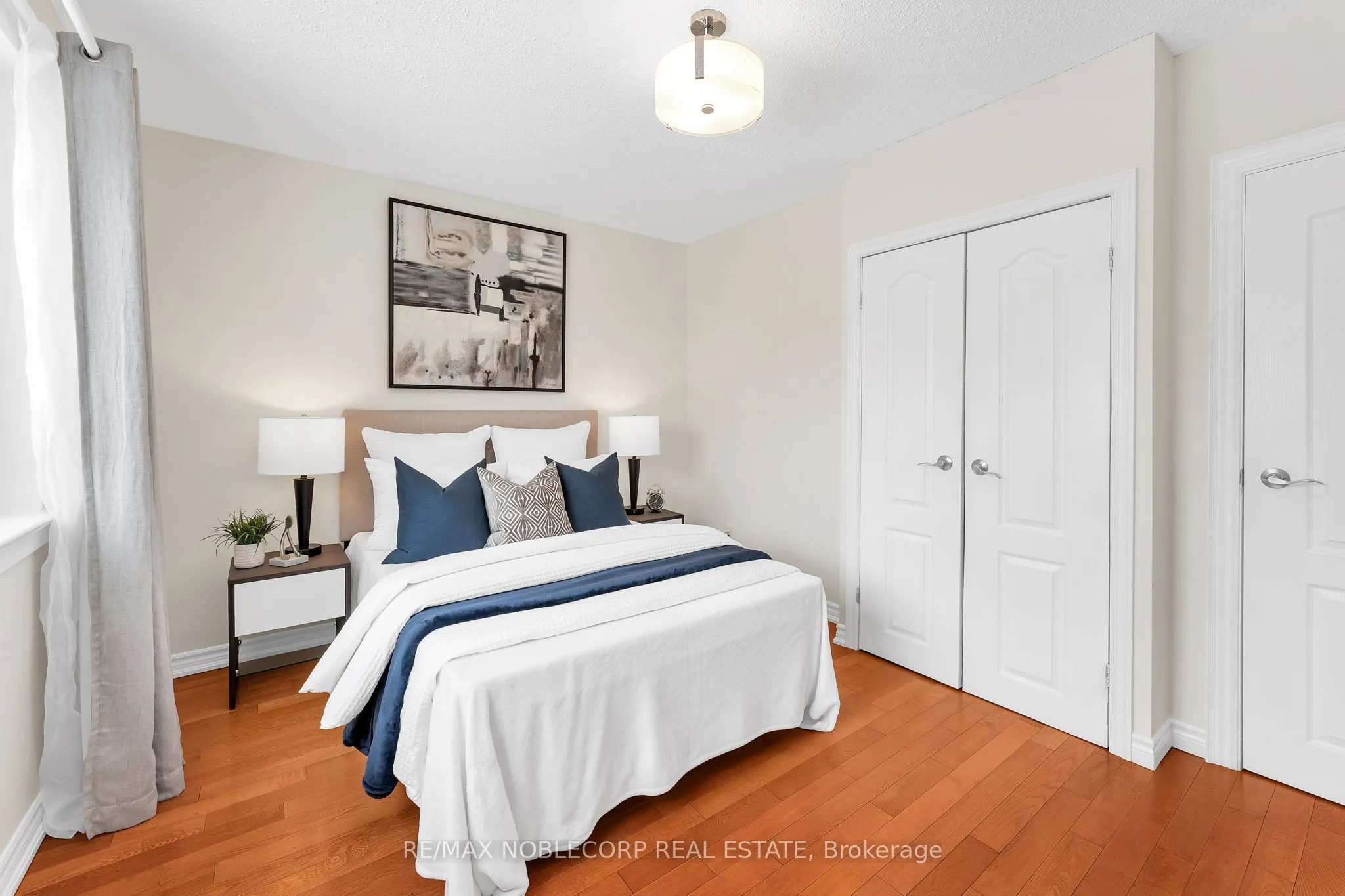 4230 Bloor Street W