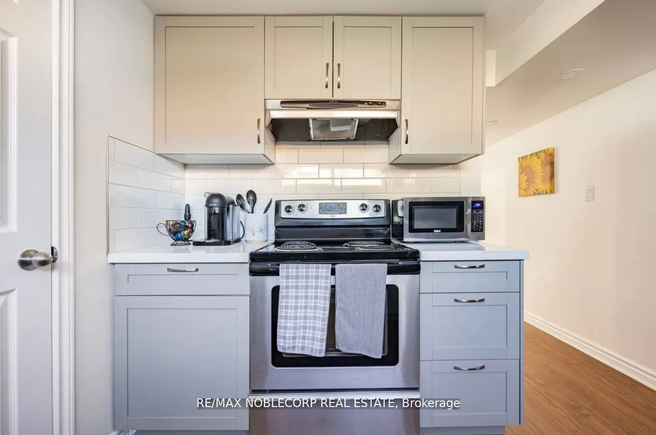4230 Bloor Street W