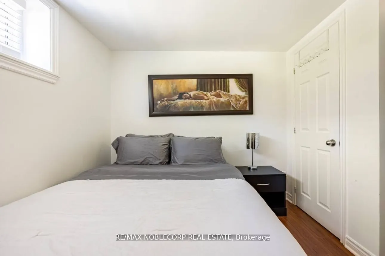 4230 Bloor Street W
