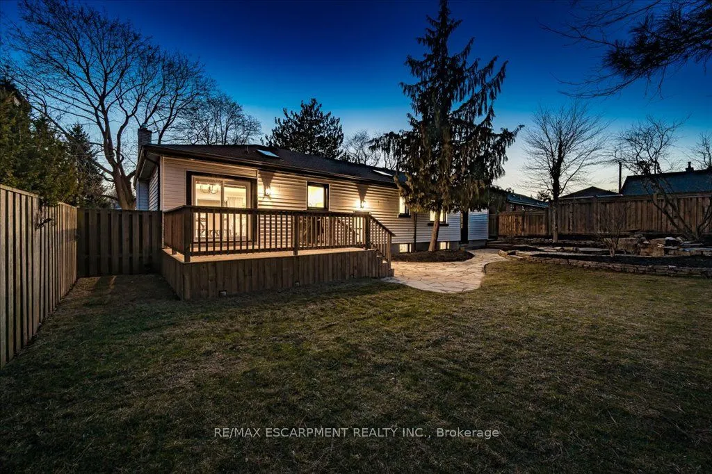 869 CONDOR Drive