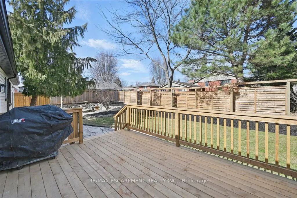 869 CONDOR Drive