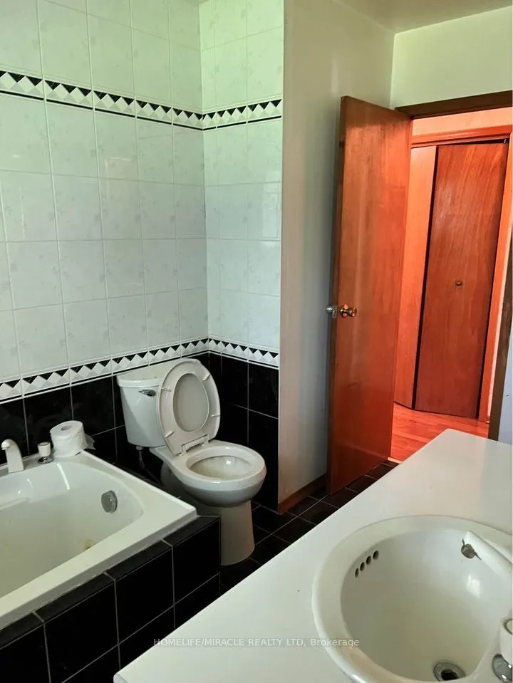 2216 Olde Base Line Road