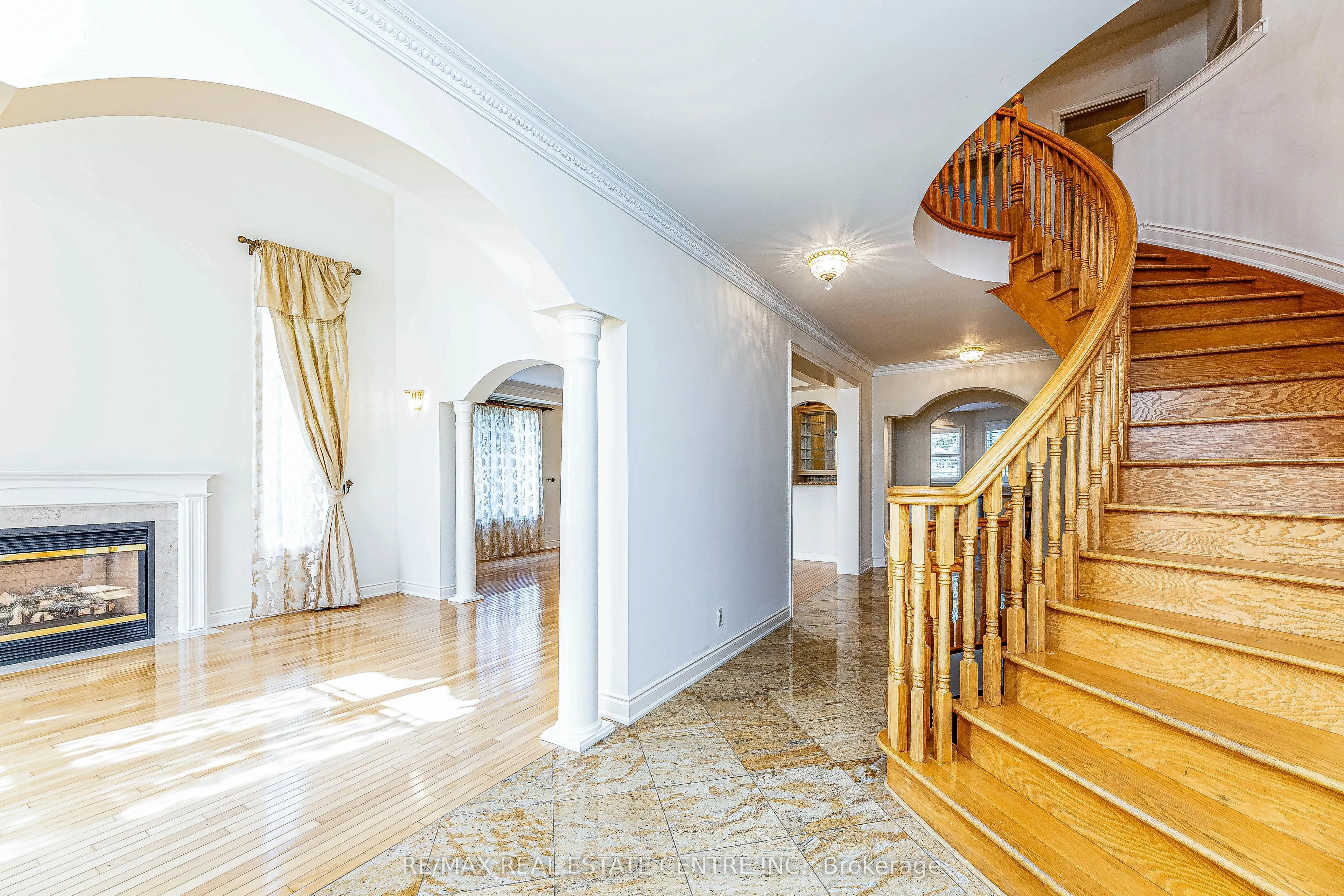 645 Cranleigh Court