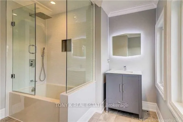 1 Aura Lea Boulevard
