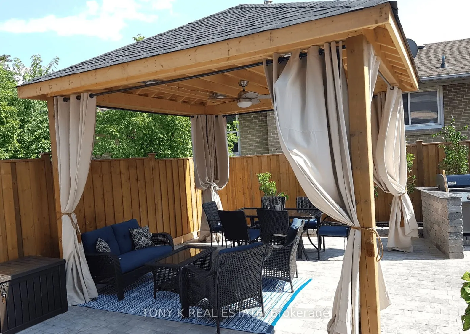 1 Aura Lea Boulevard