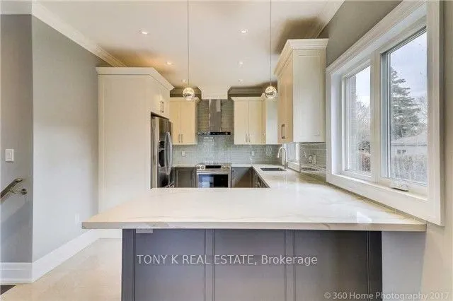 1 Aura Lea Boulevard