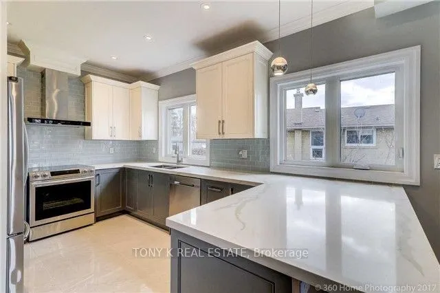 1 Aura Lea Boulevard