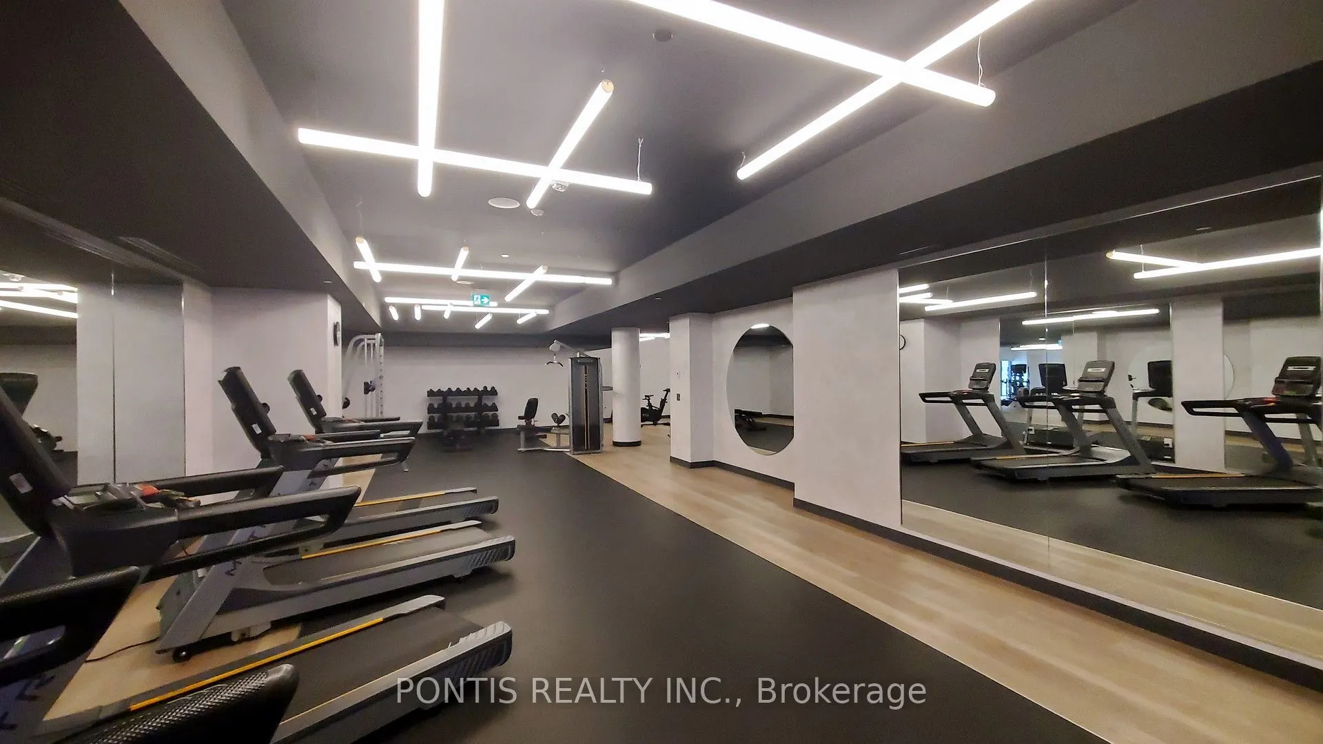 86 Dundas Street E #523