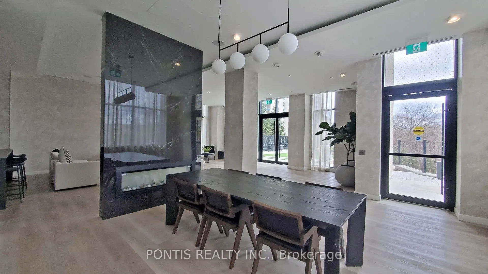 86 Dundas Street E #523