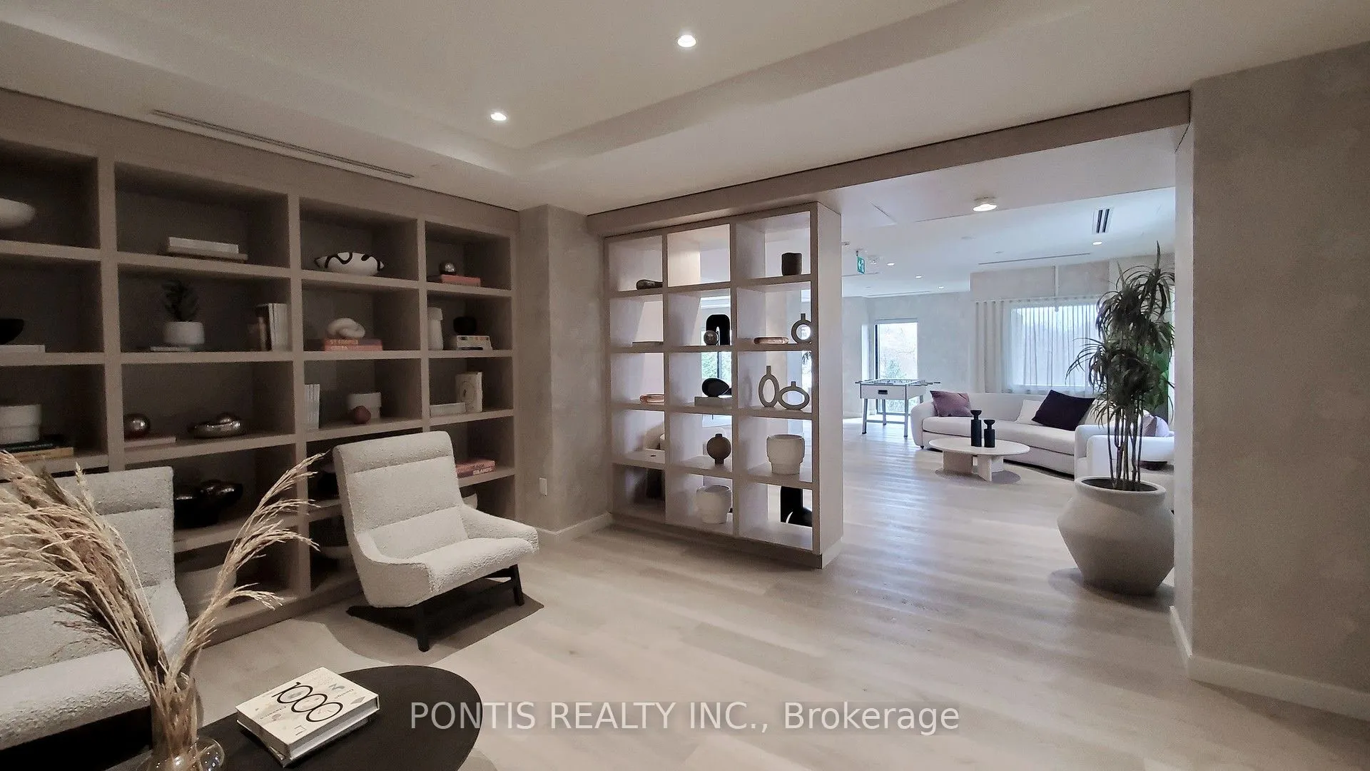 86 Dundas Street E #523