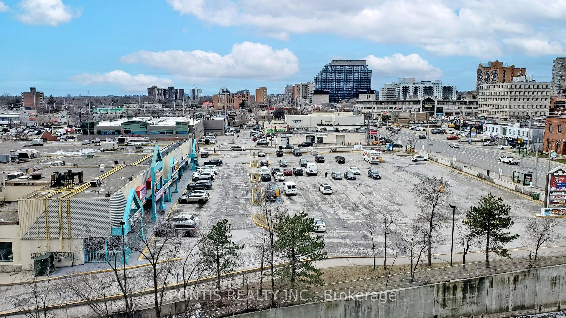 86 Dundas Street E #523