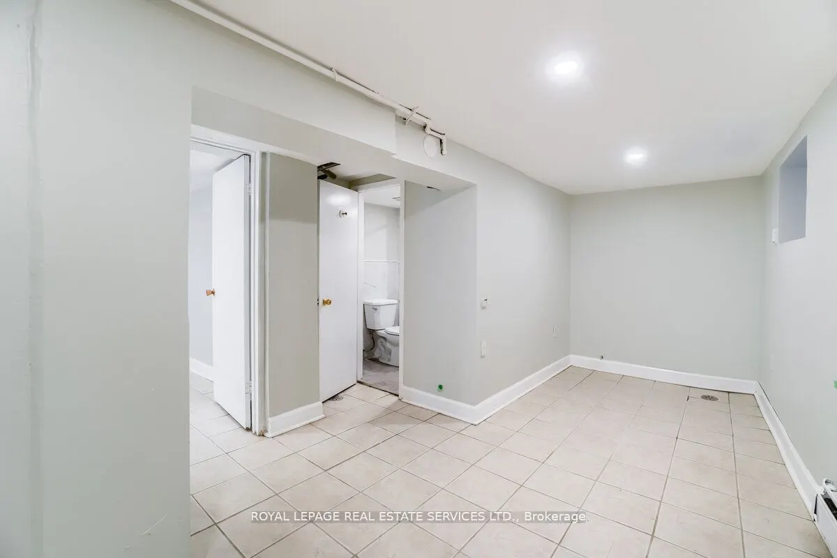 31 Tyndall Avenue