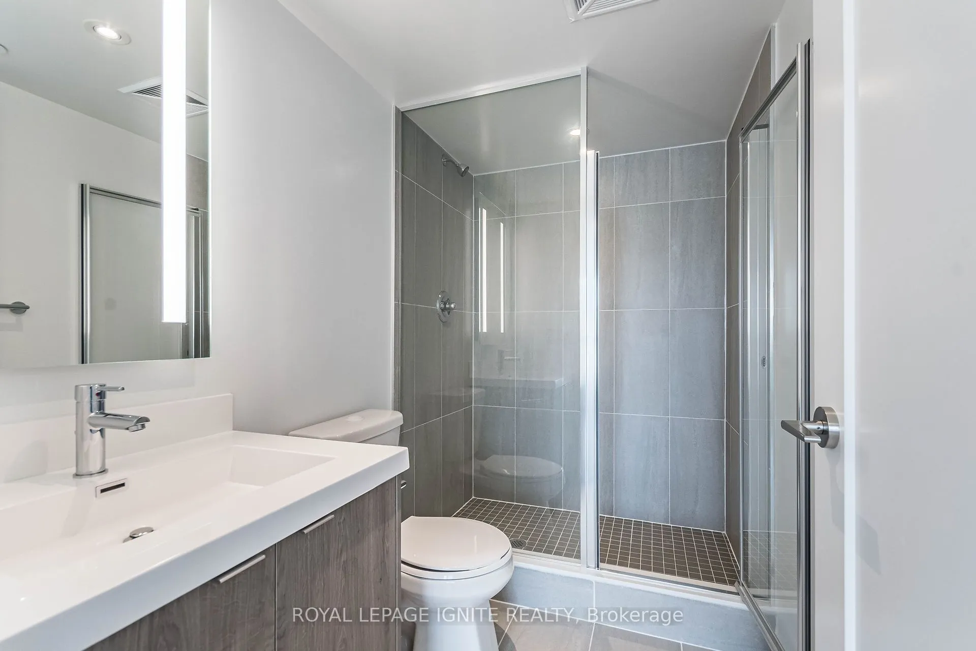 5 Mabelle Avenue, #836