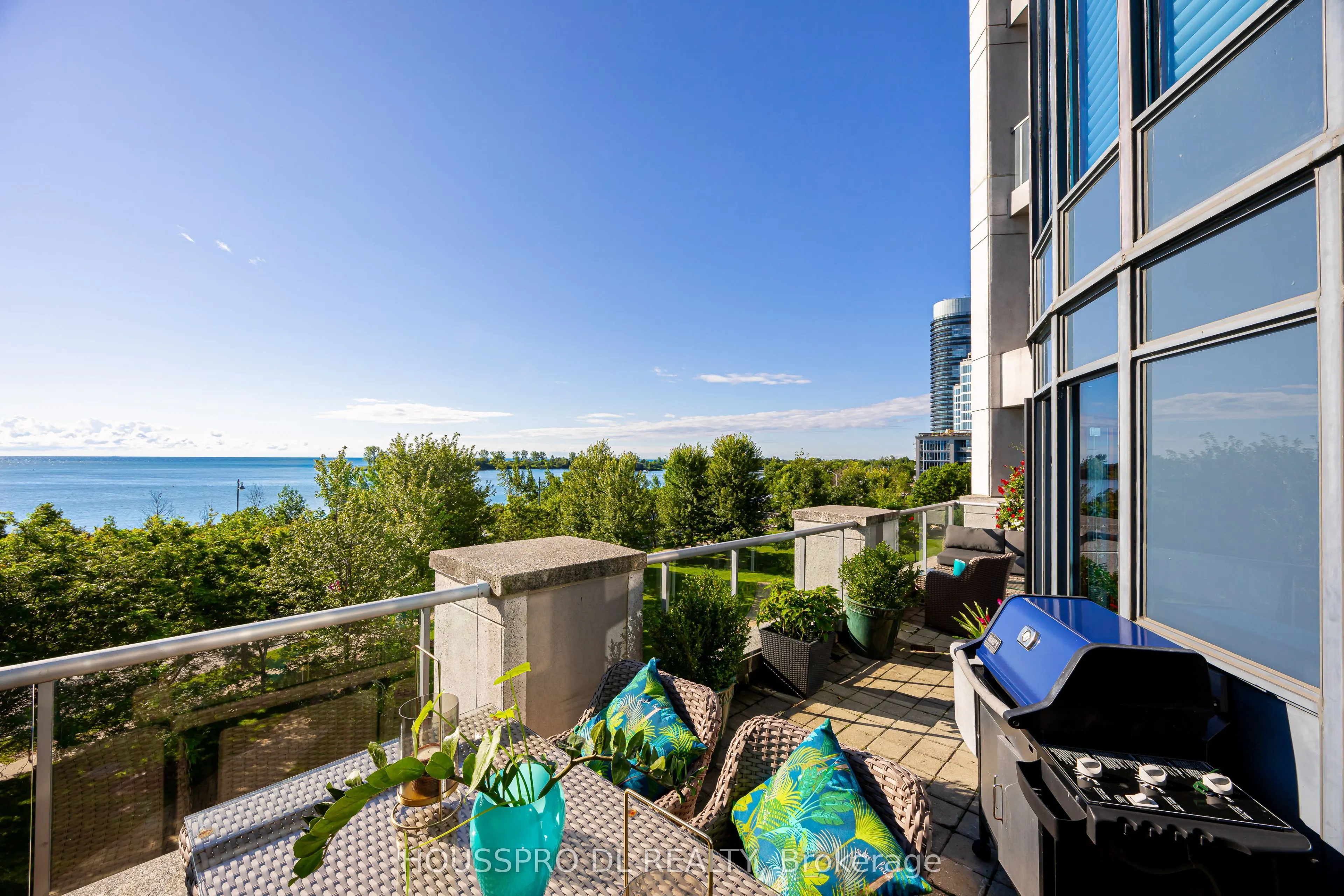 2095 Lake Shore Boulevard W #318