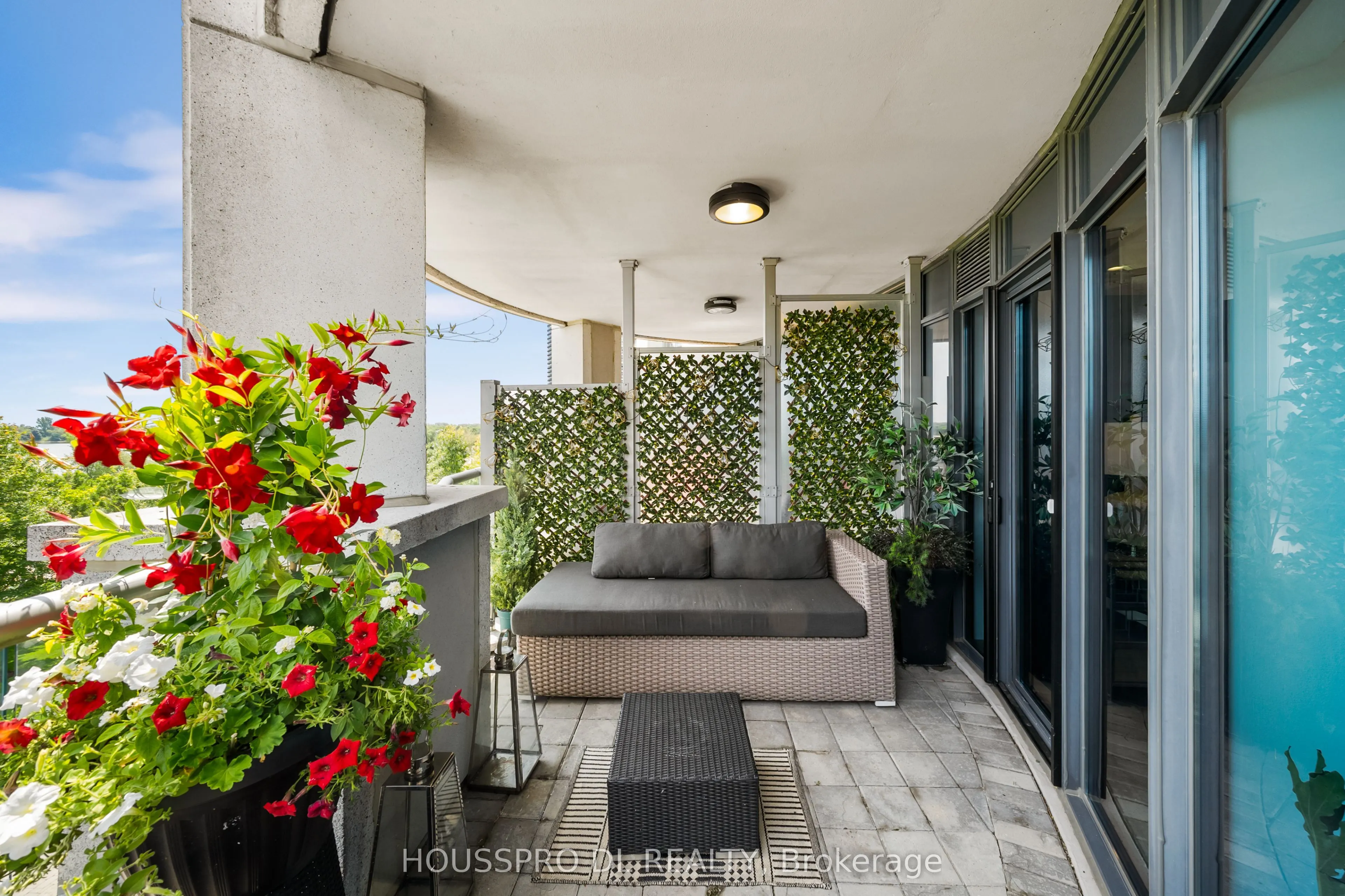 2095 Lake Shore Boulevard W #318