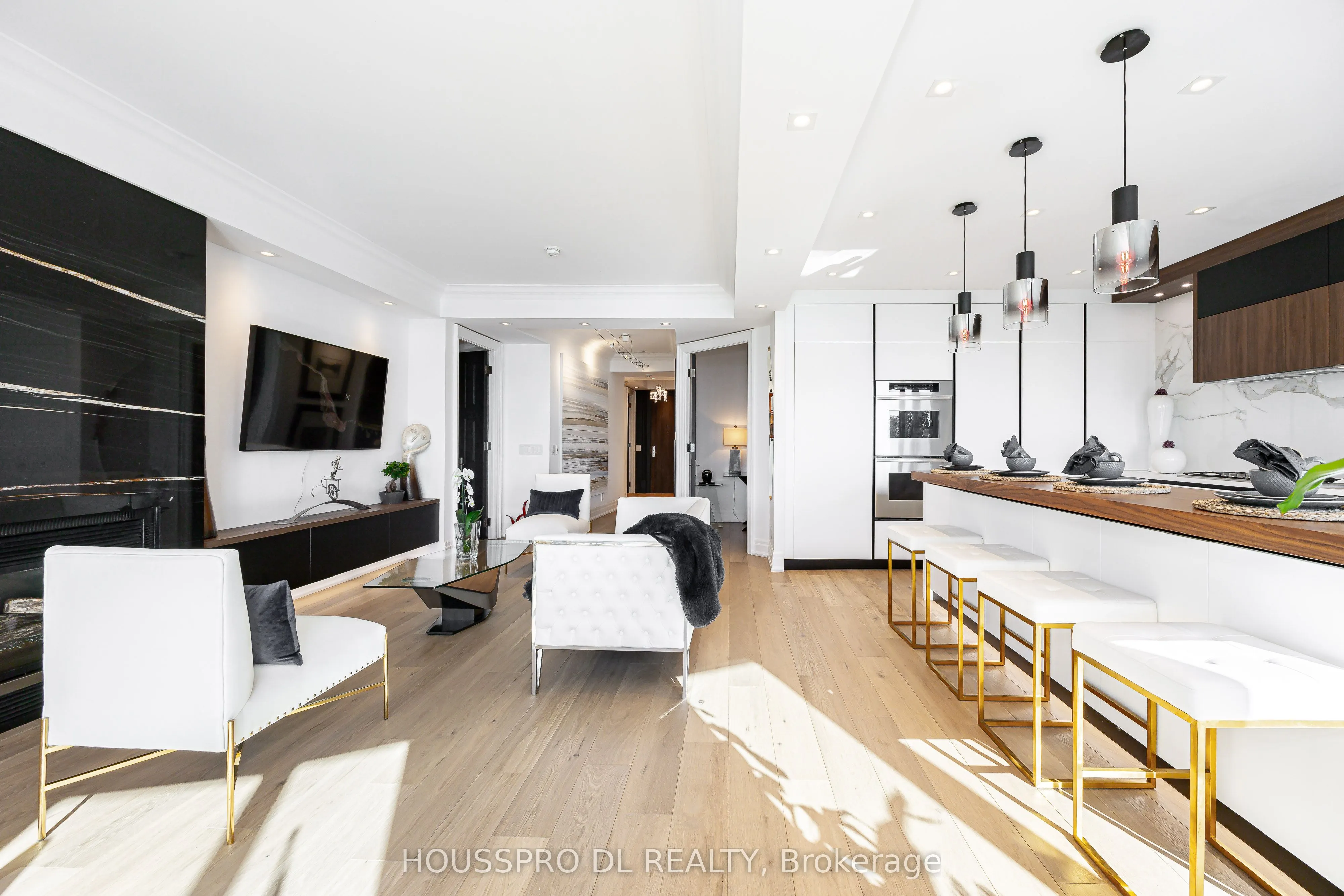 2095 Lake Shore Boulevard W #318