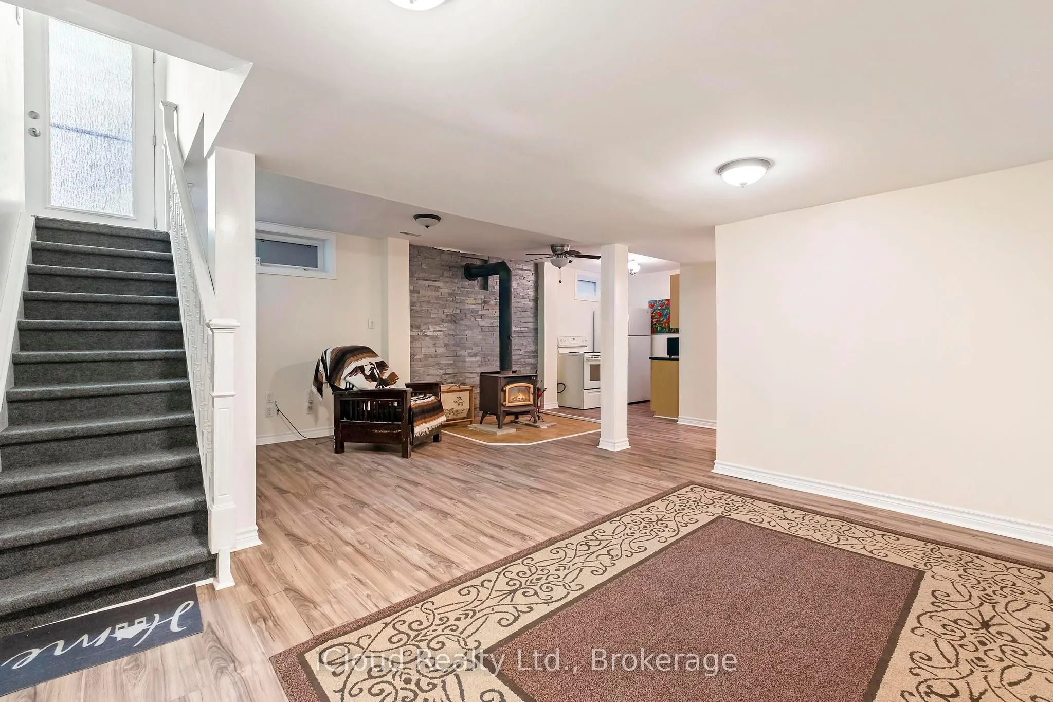 11 Maple Lane