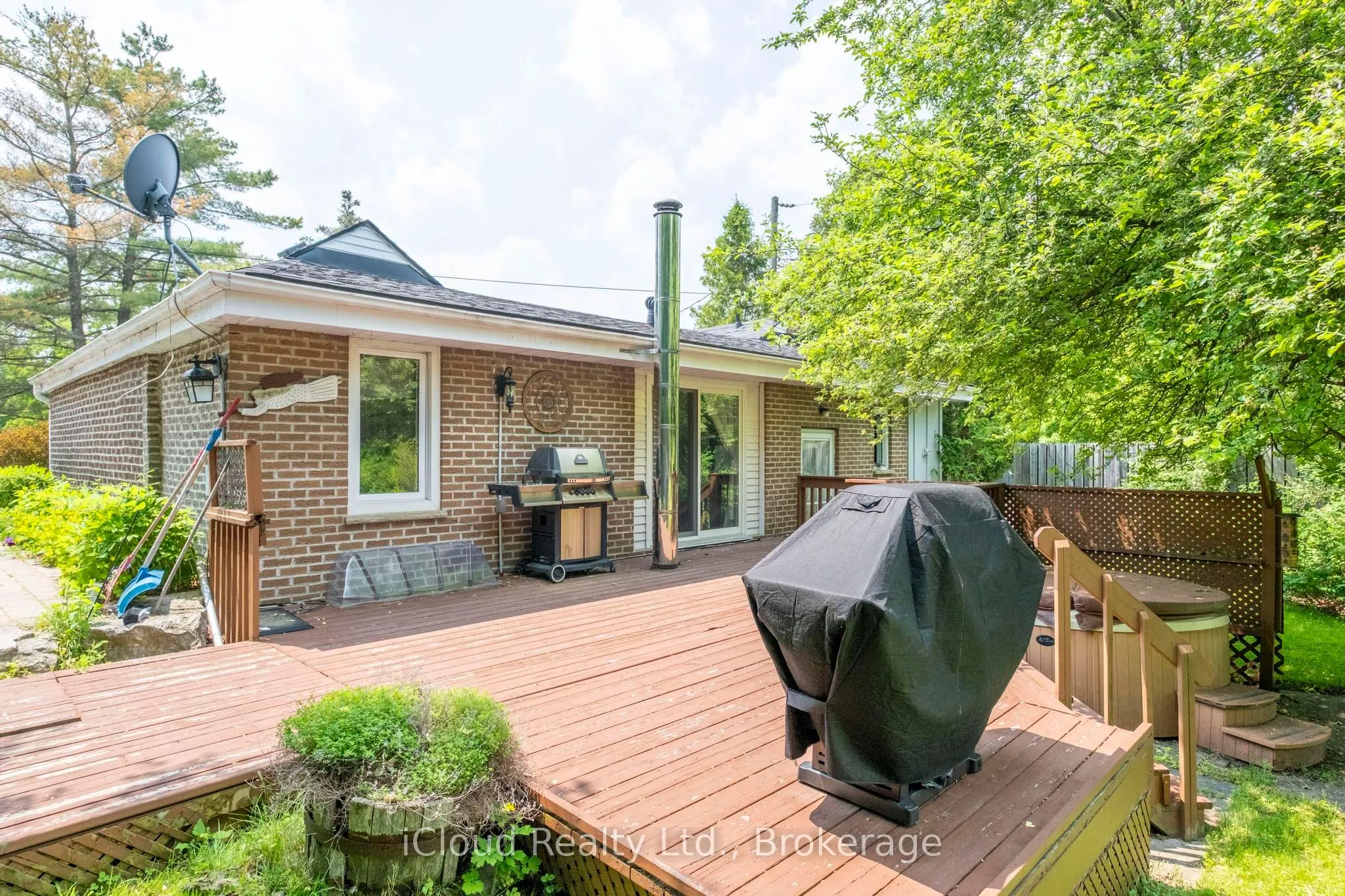 11 Maple Lane