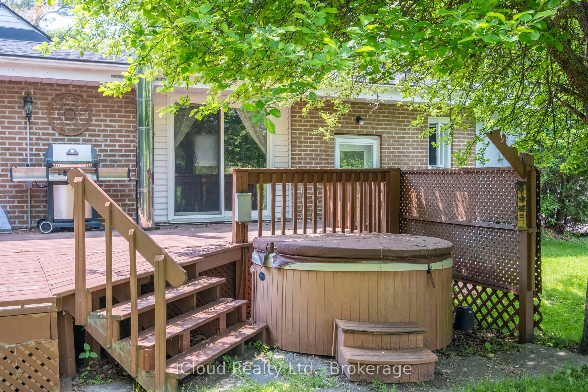 11 Maple Lane