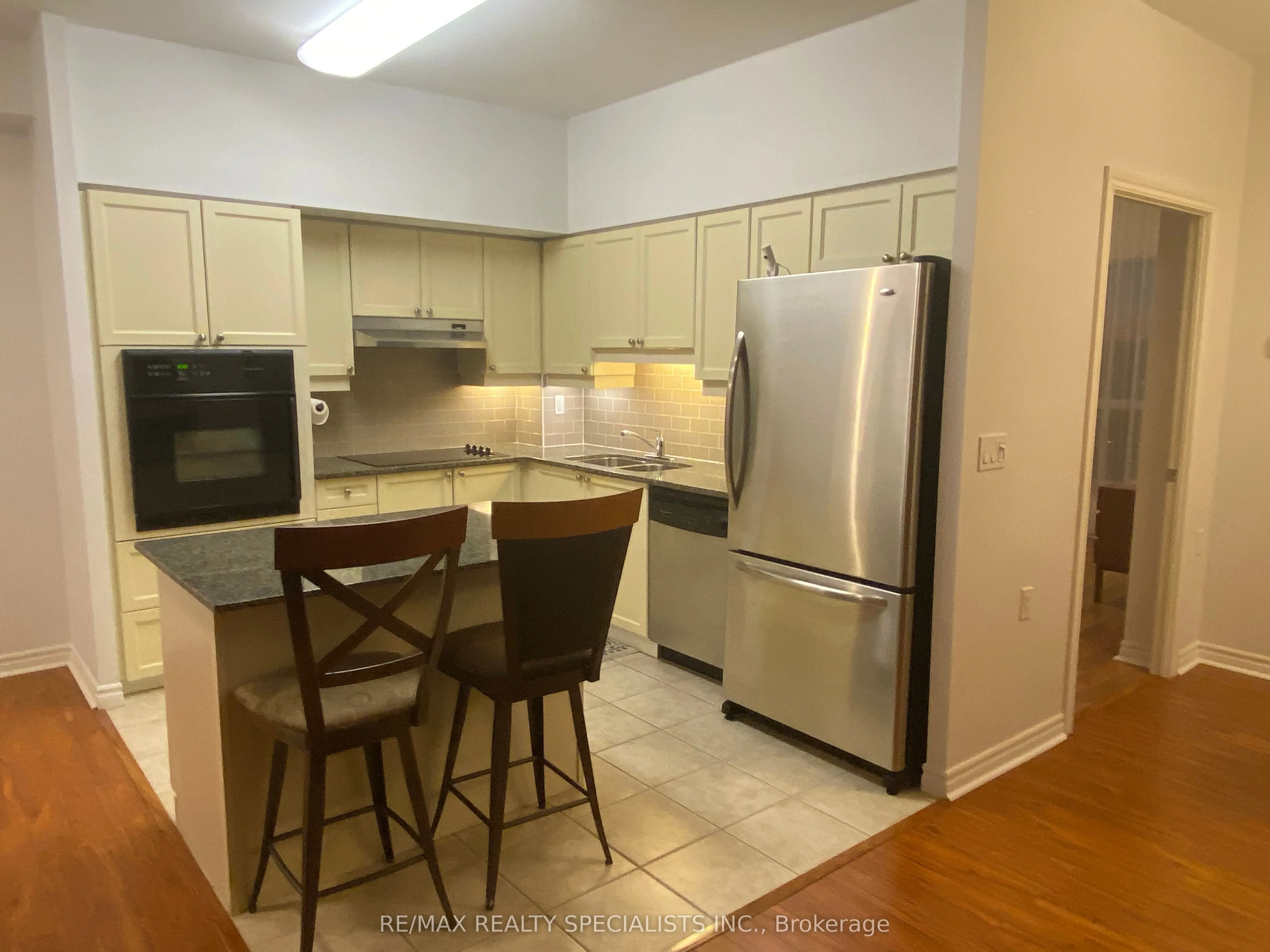 810 Scollard Court #902