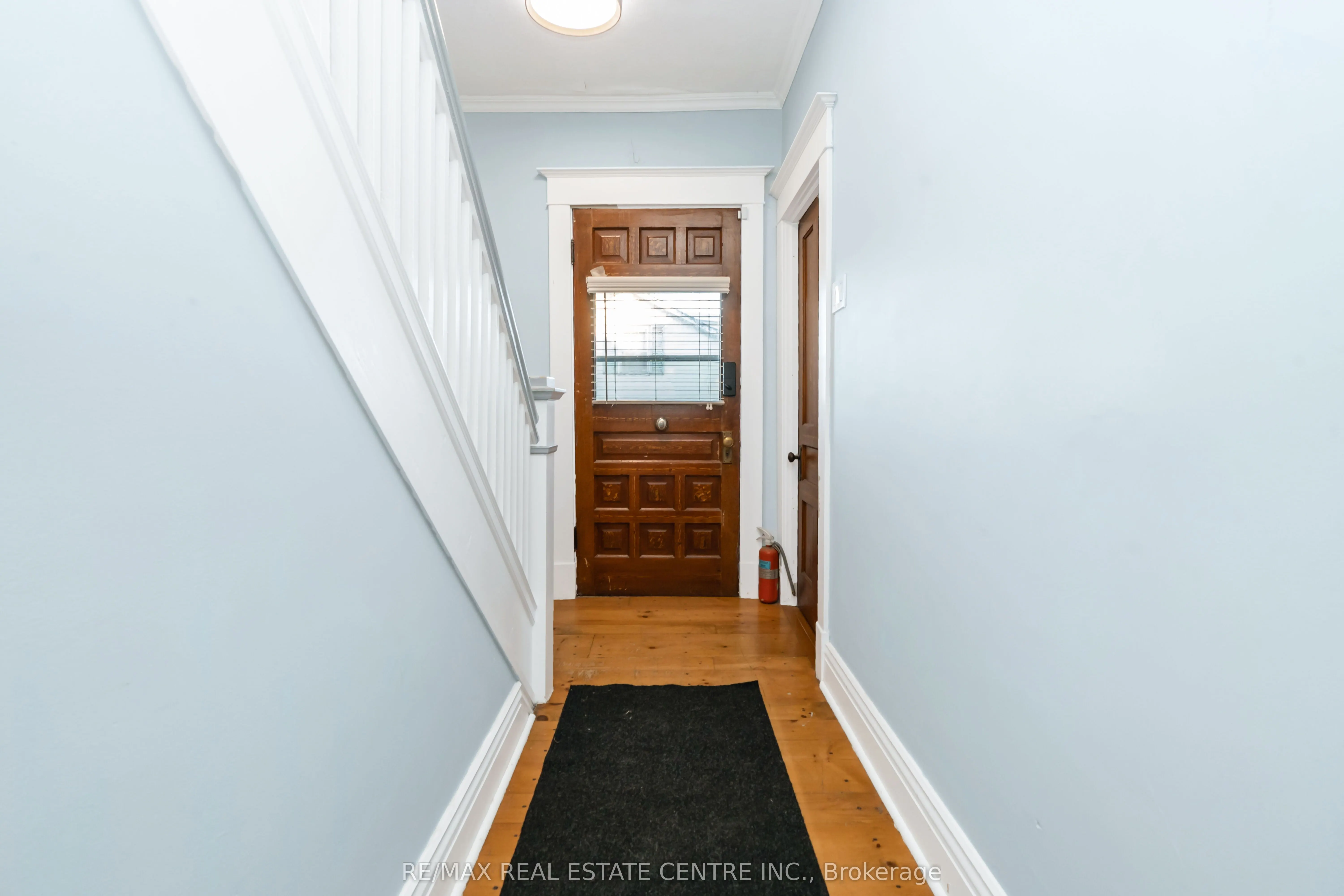 90 Main Street N