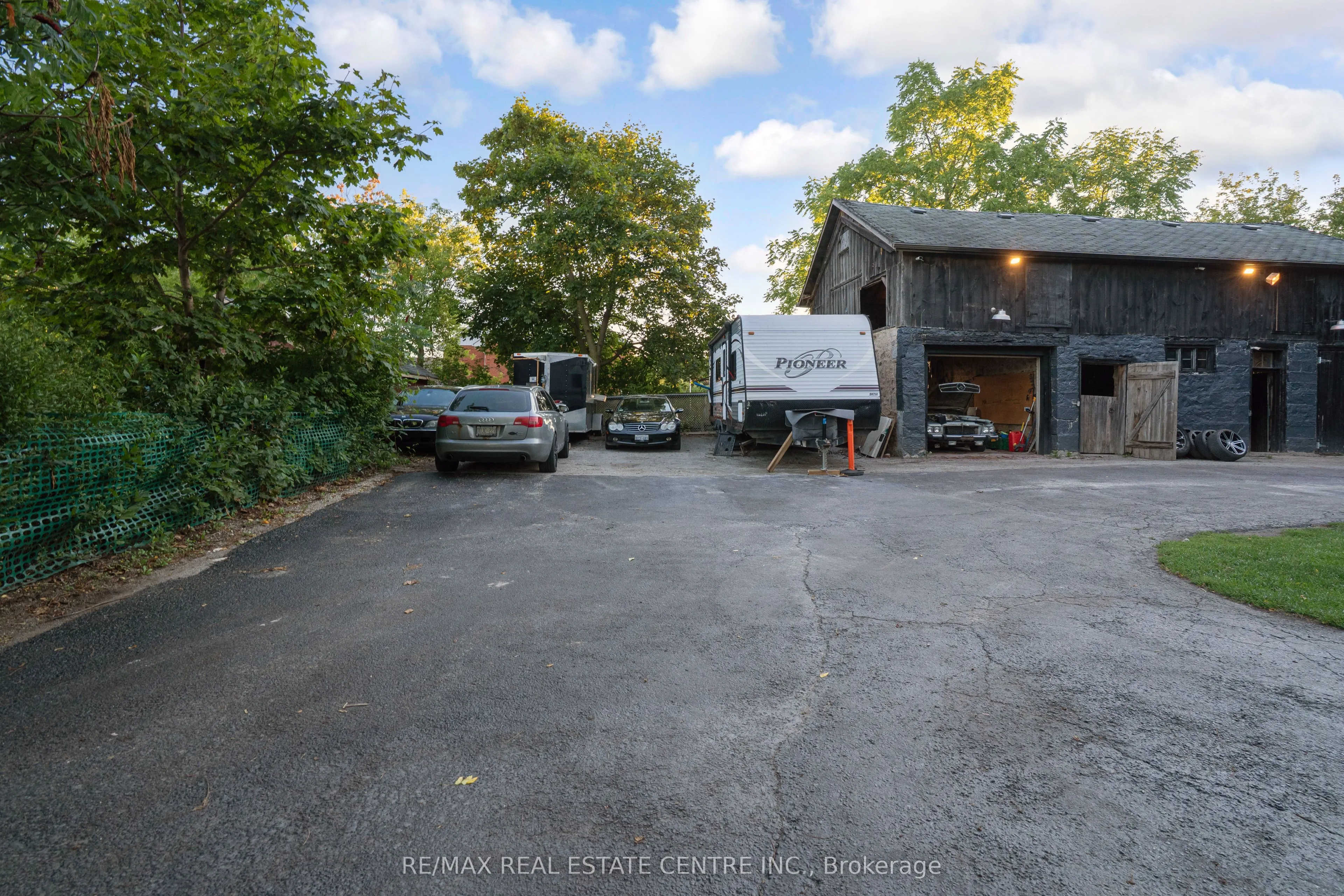 90 Main Street N