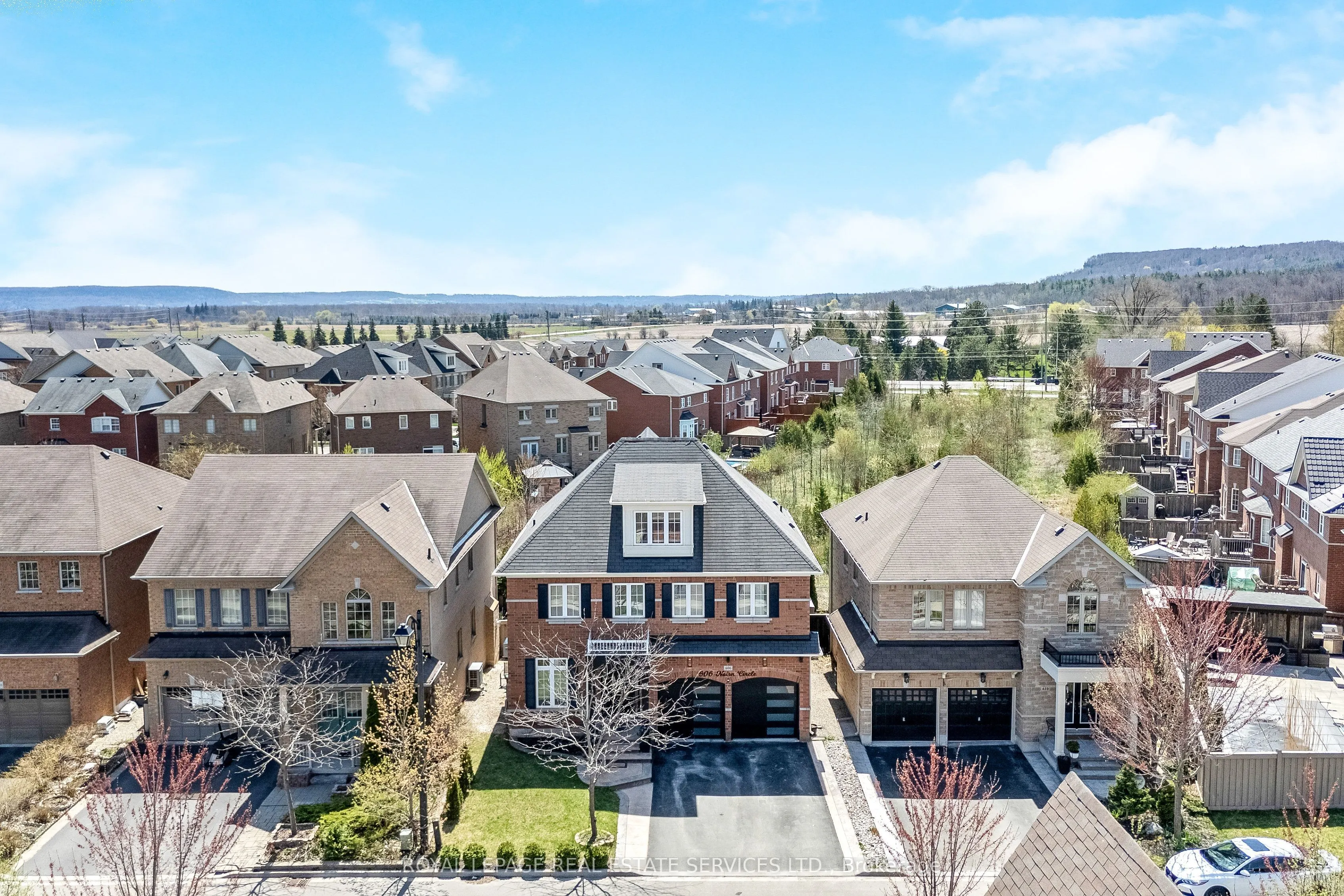 606 Nairn Circle