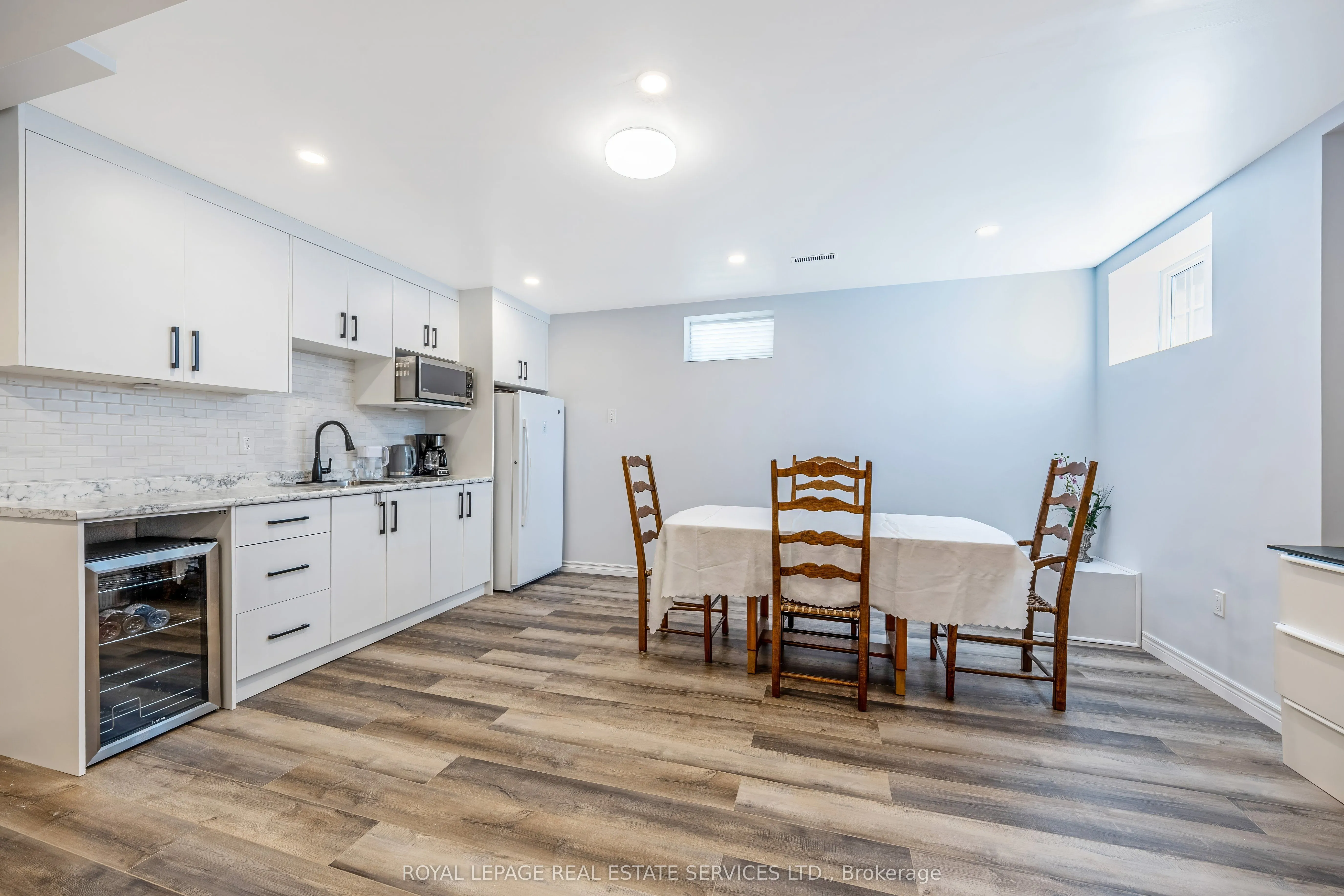 606 Nairn Circle