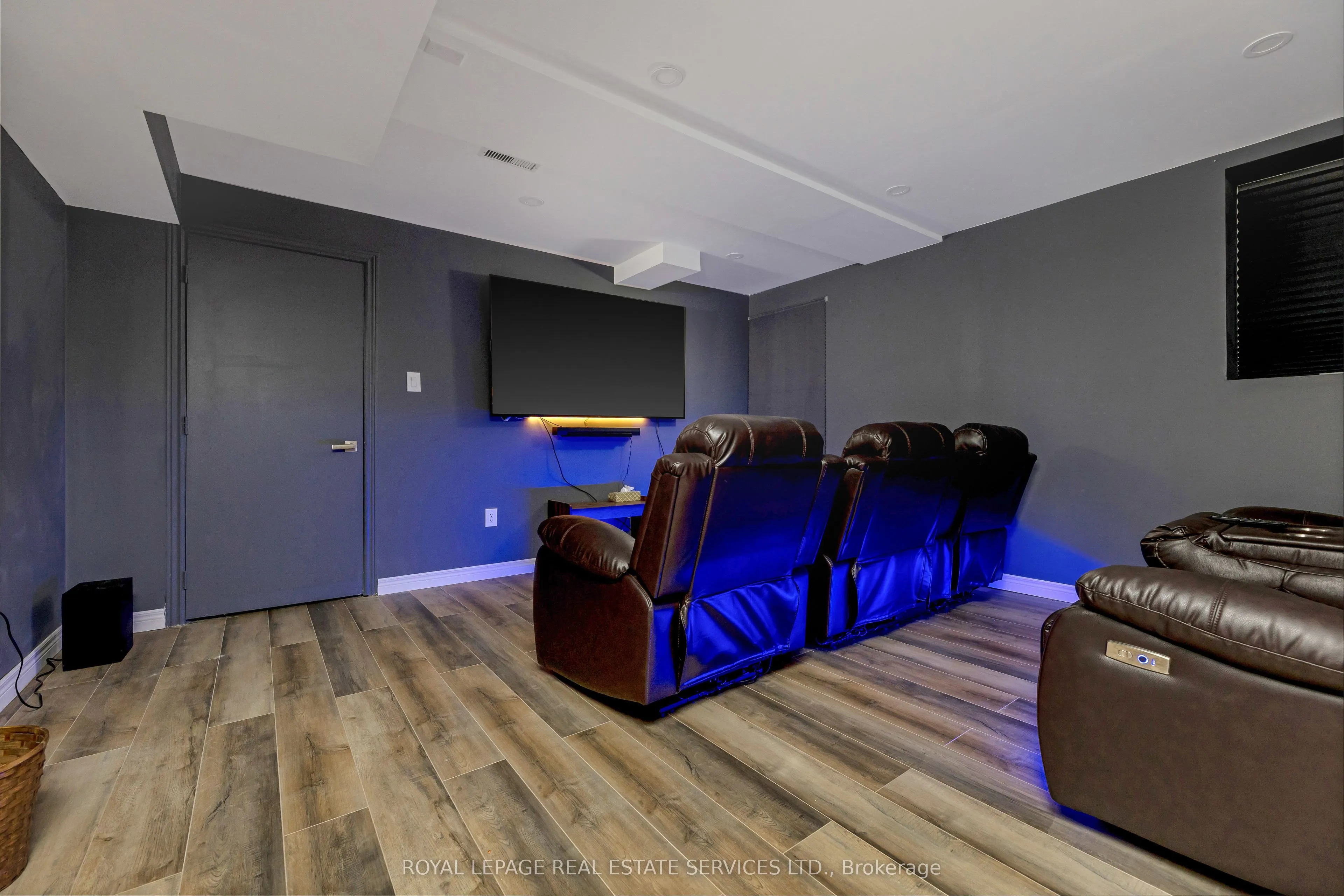 606 Nairn Circle