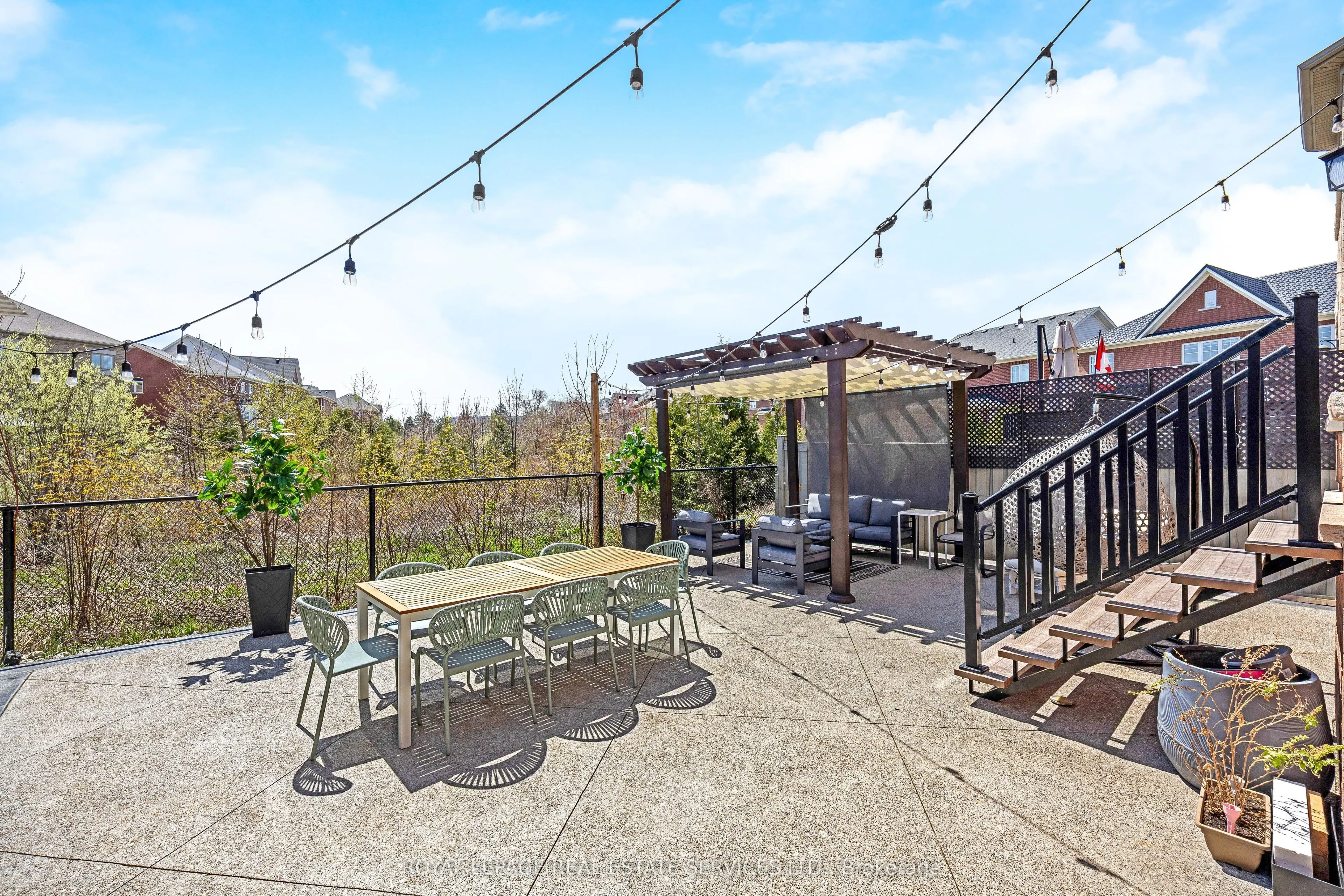 606 Nairn Circle