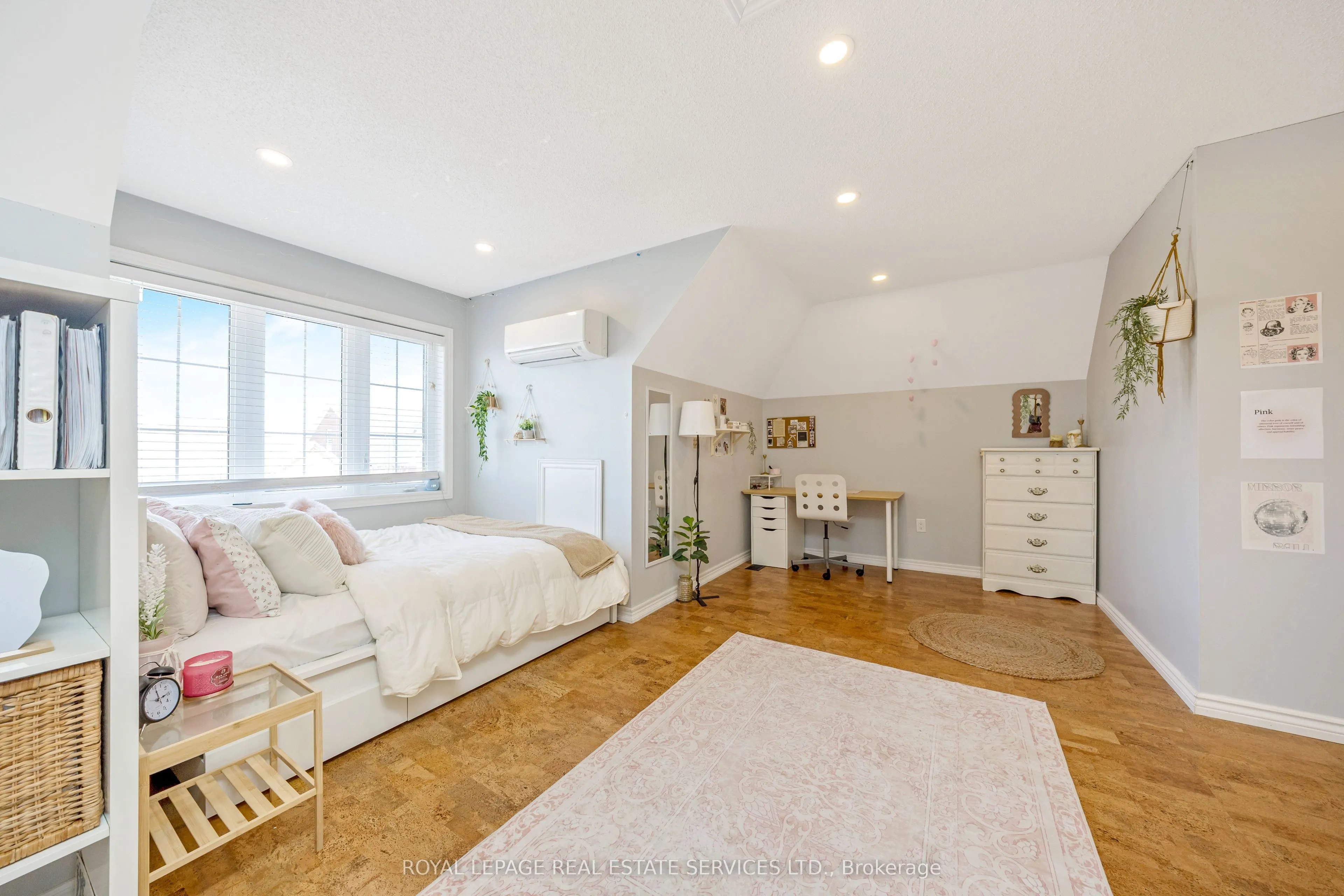 606 Nairn Circle