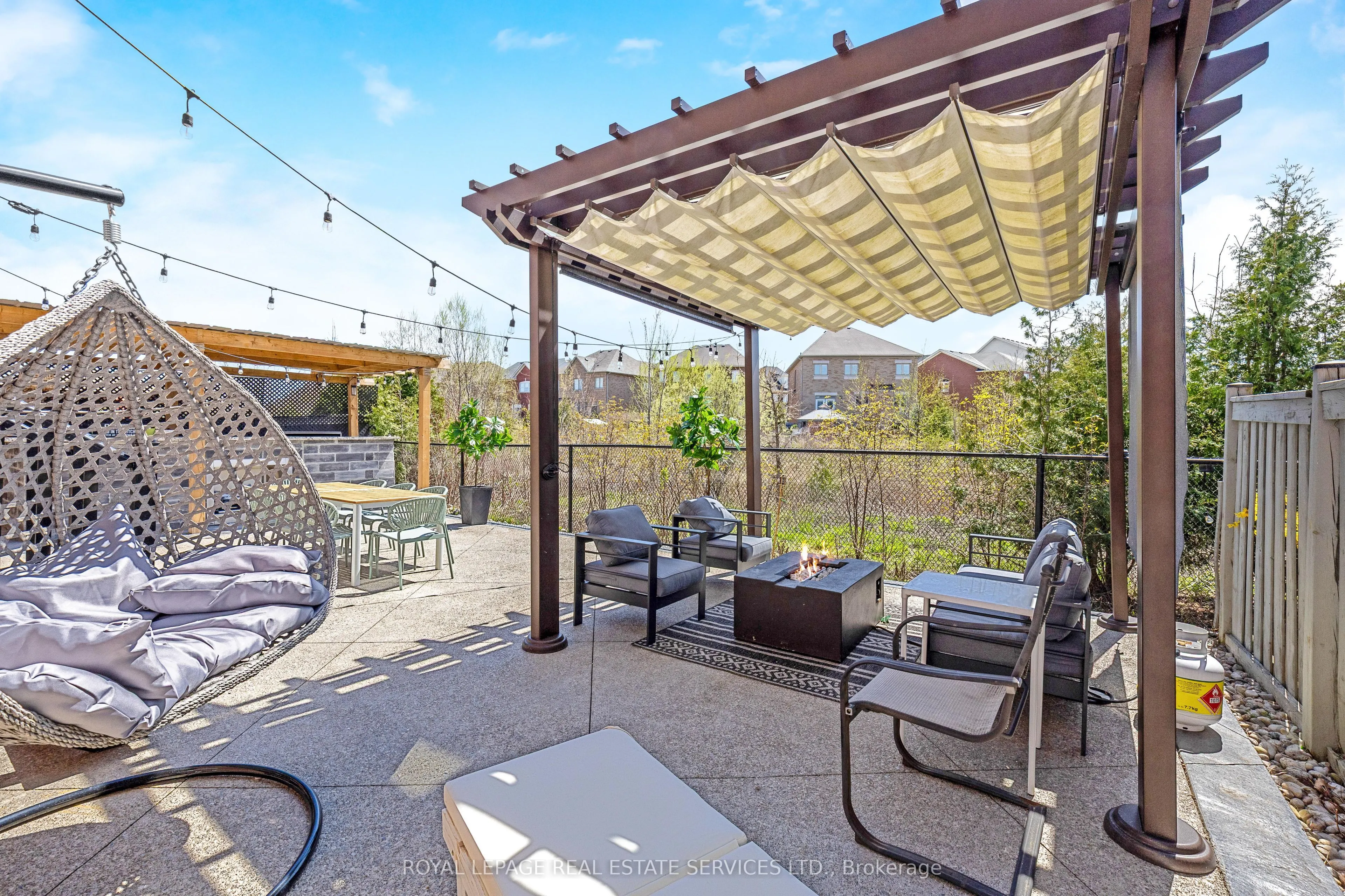 606 Nairn Circle