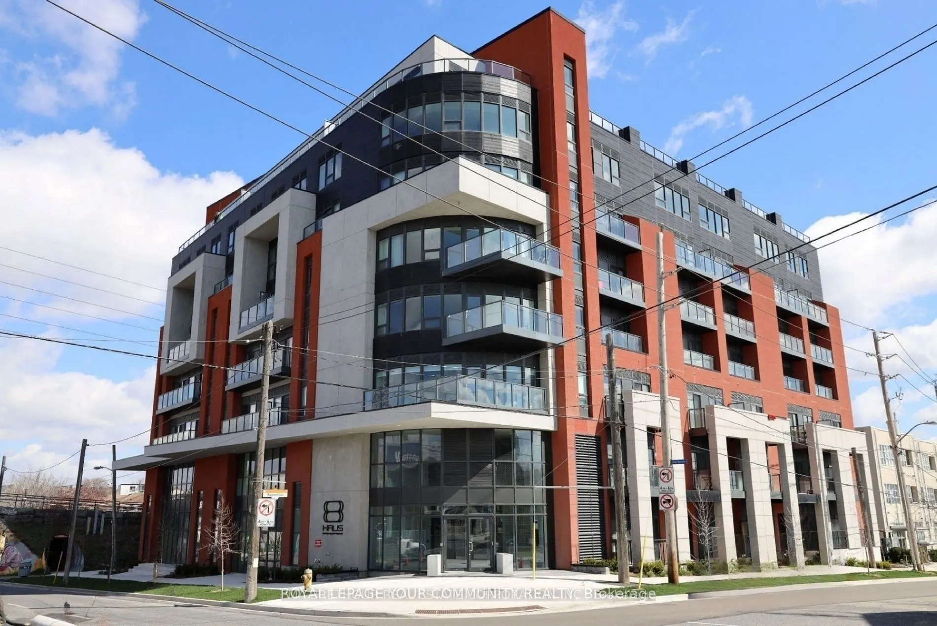 2433 Dufferin Street, #811