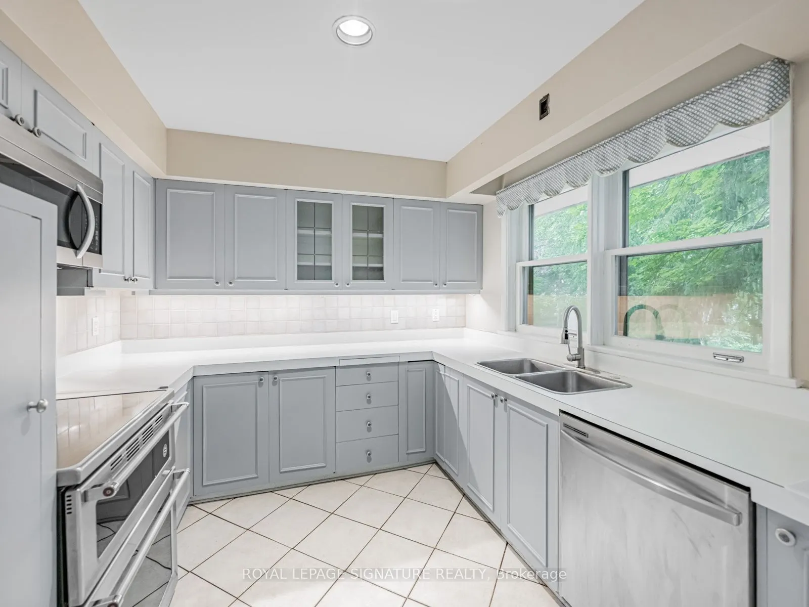 1447 Merrow Road