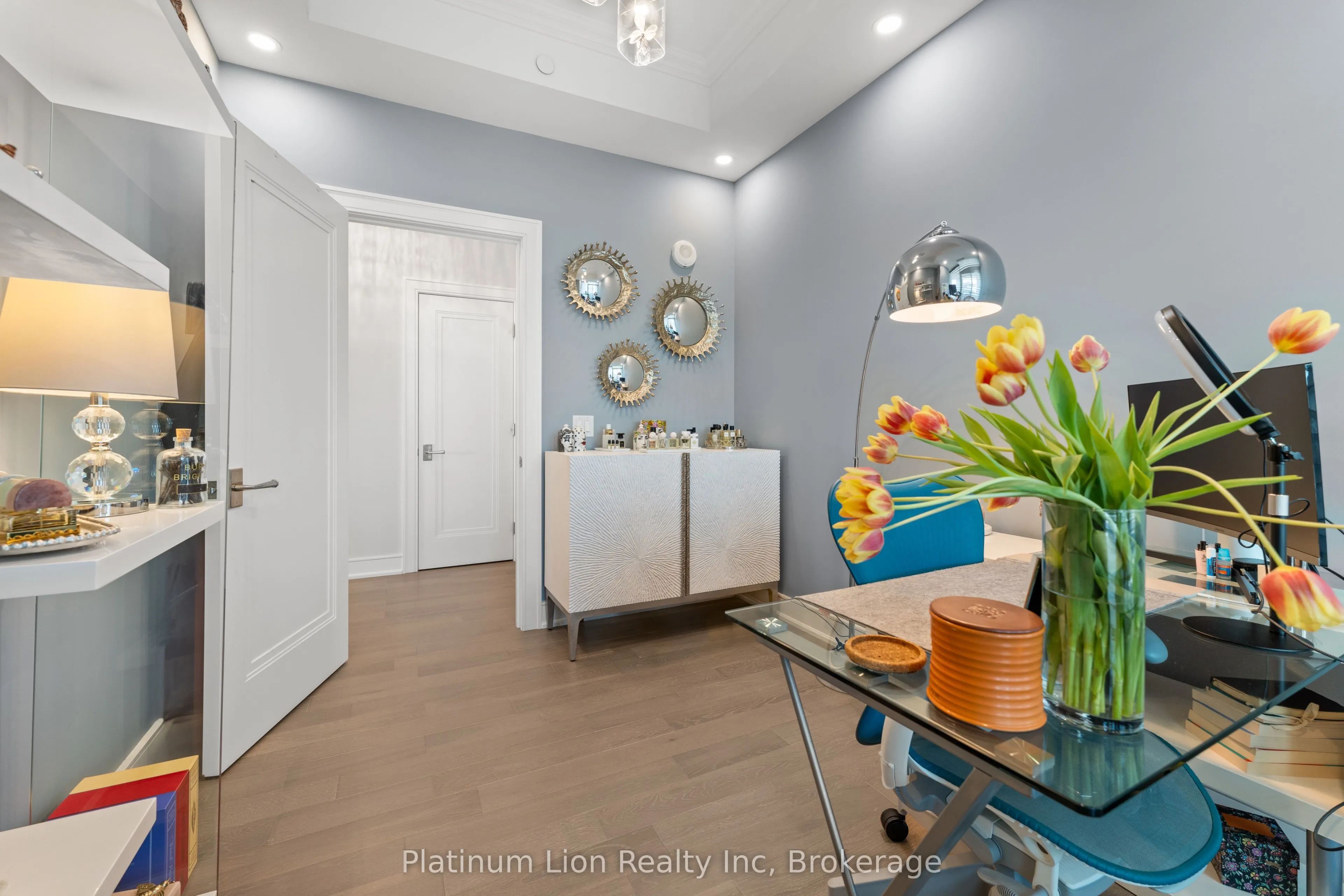 2060 Lakeshore Road, #205
