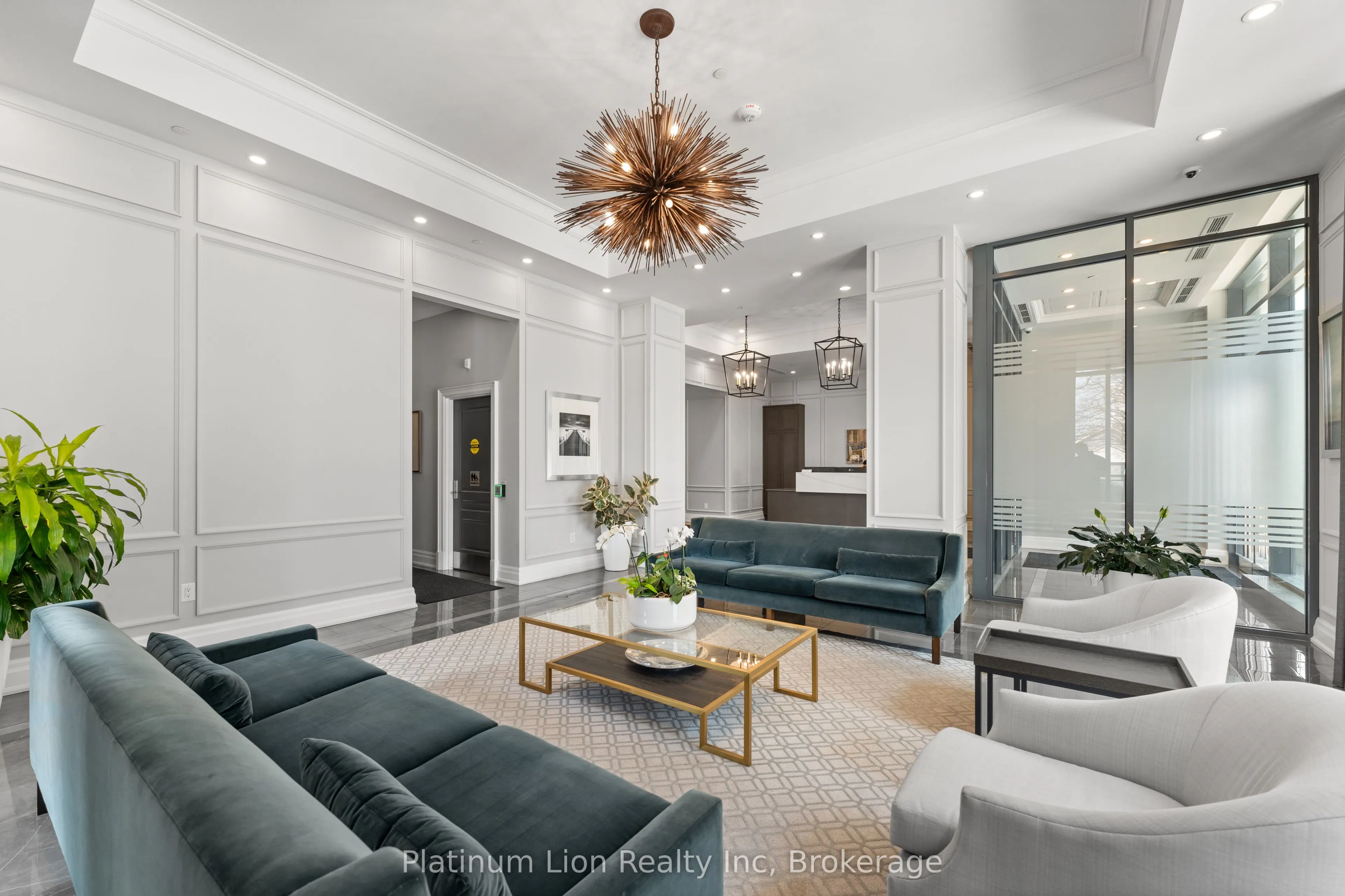 2060 Lakeshore Road, #205