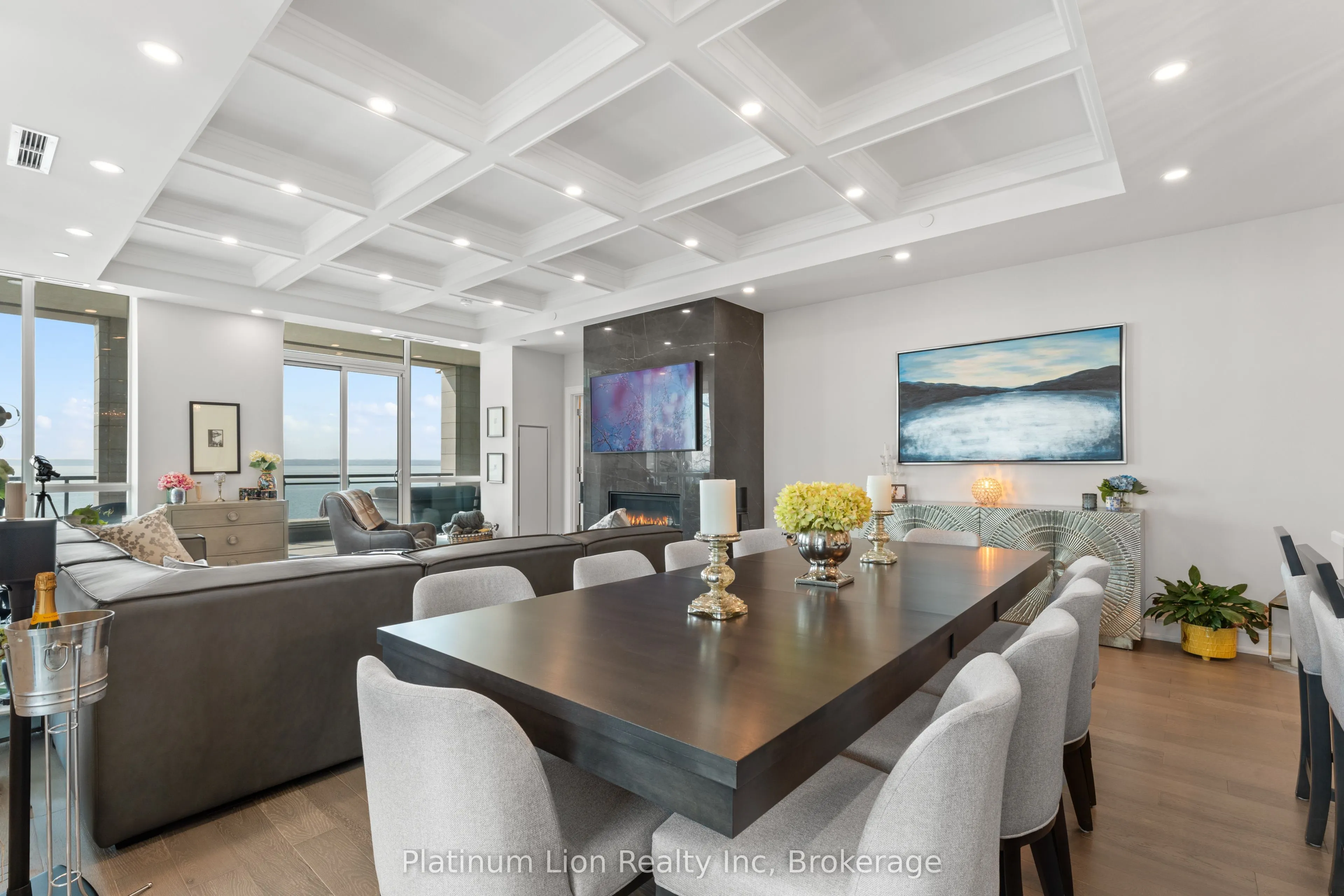 2060 Lakeshore Road, #205