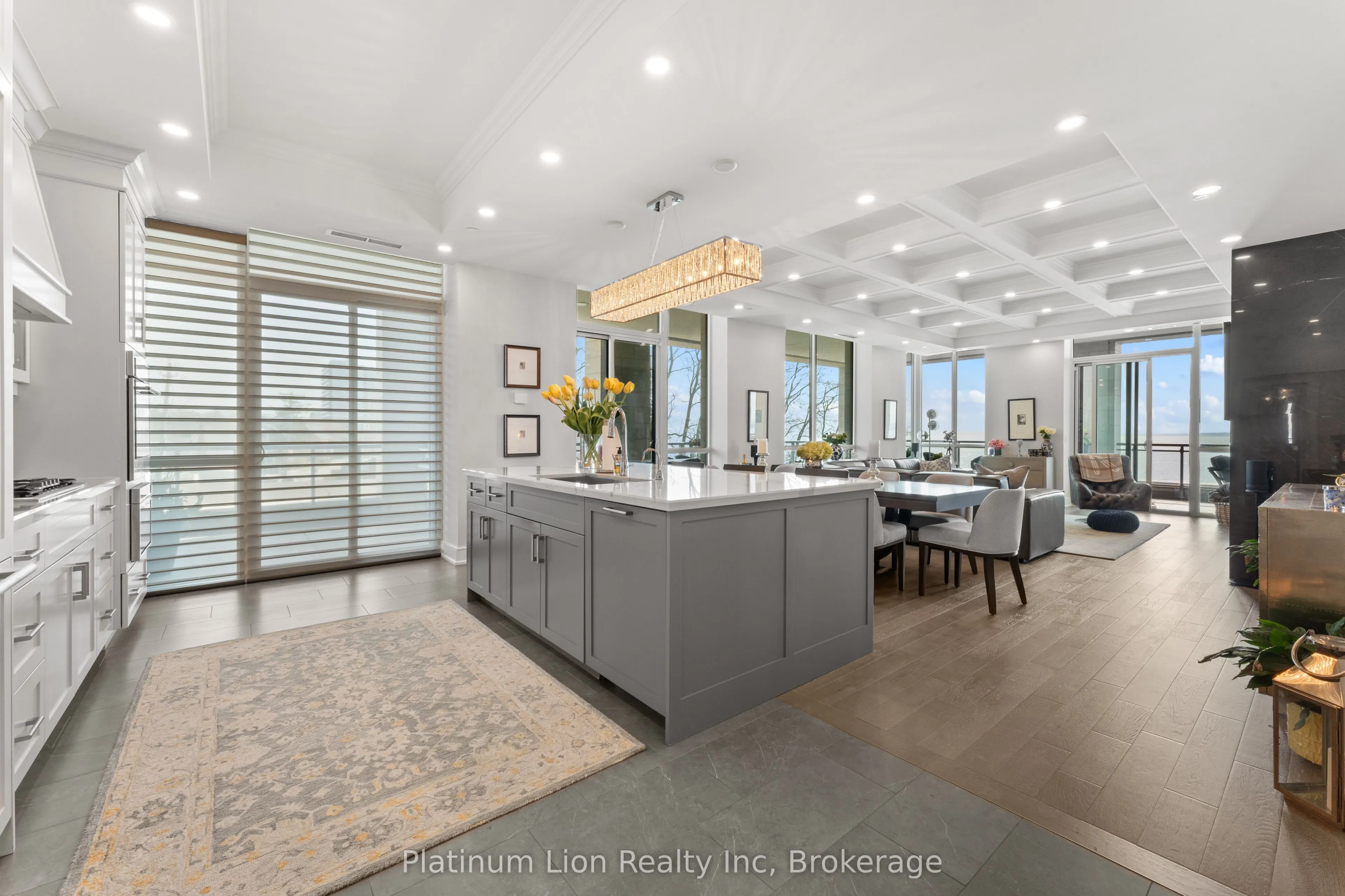 2060 Lakeshore Road, #205