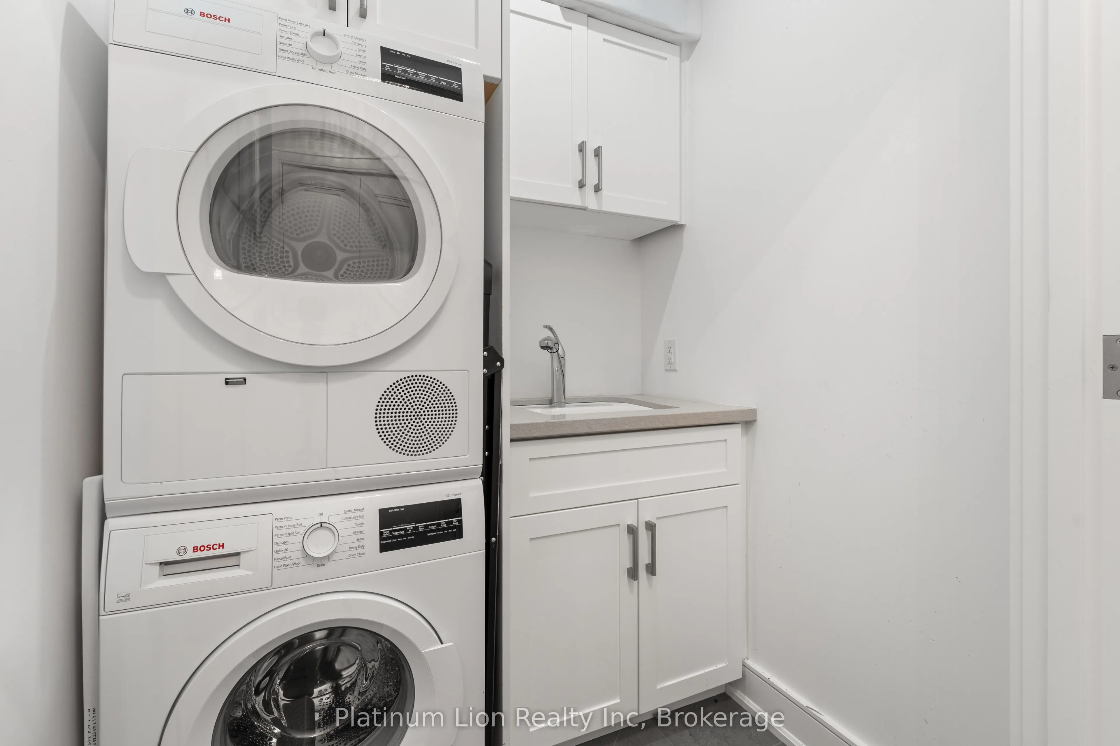 2060 Lakeshore Road, #205