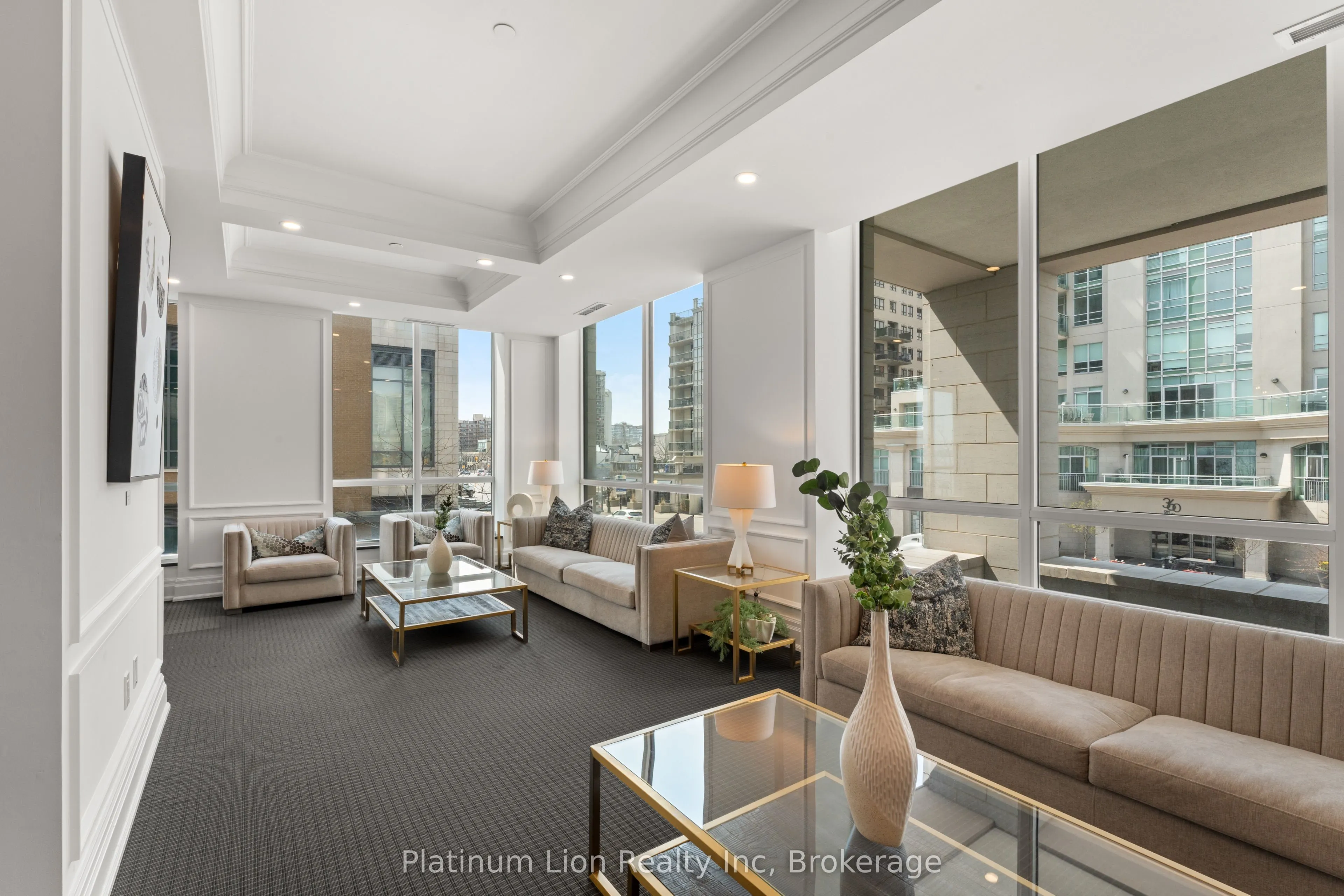 2060 Lakeshore Road, #205