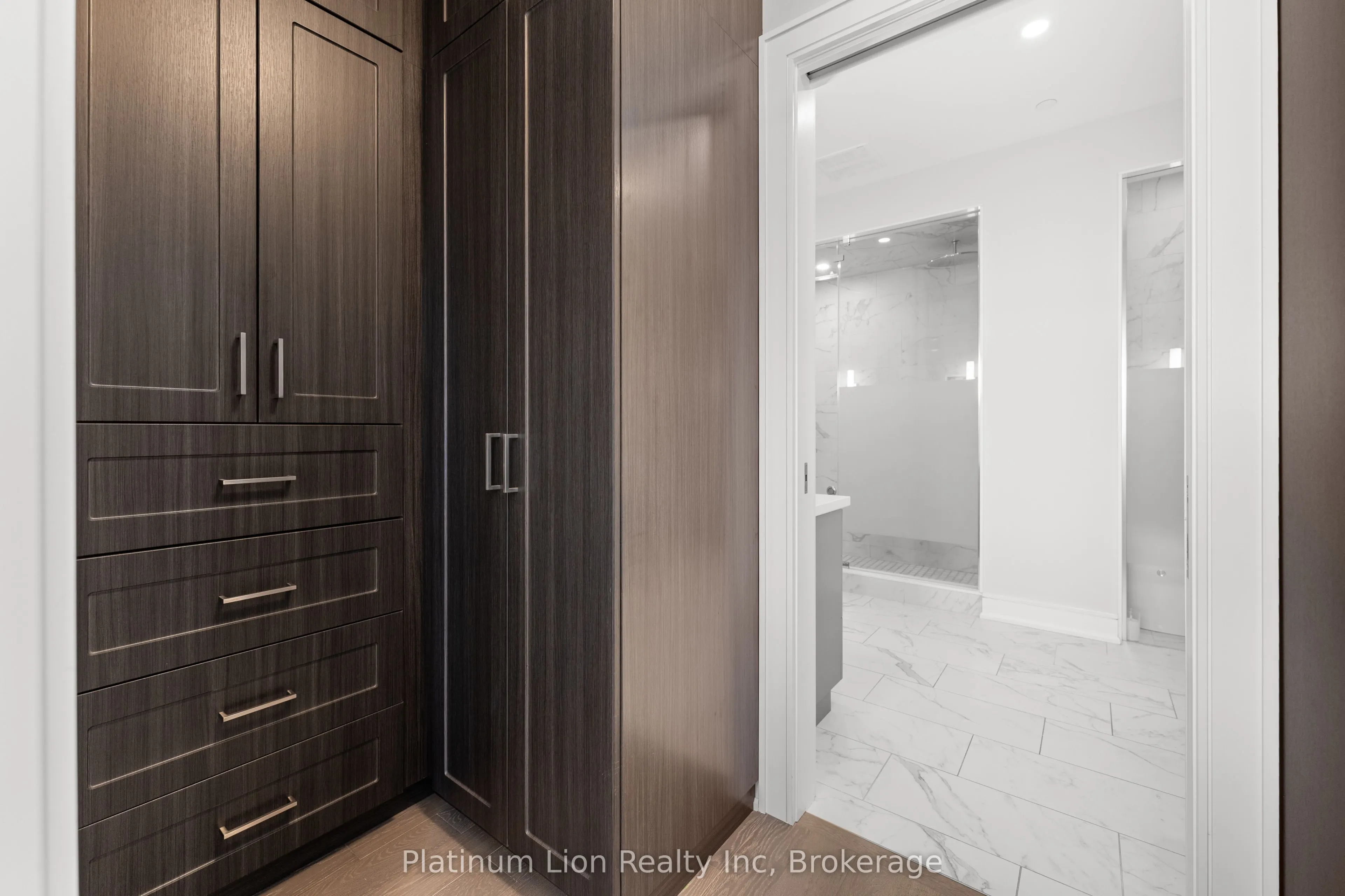 2060 Lakeshore Road, #205