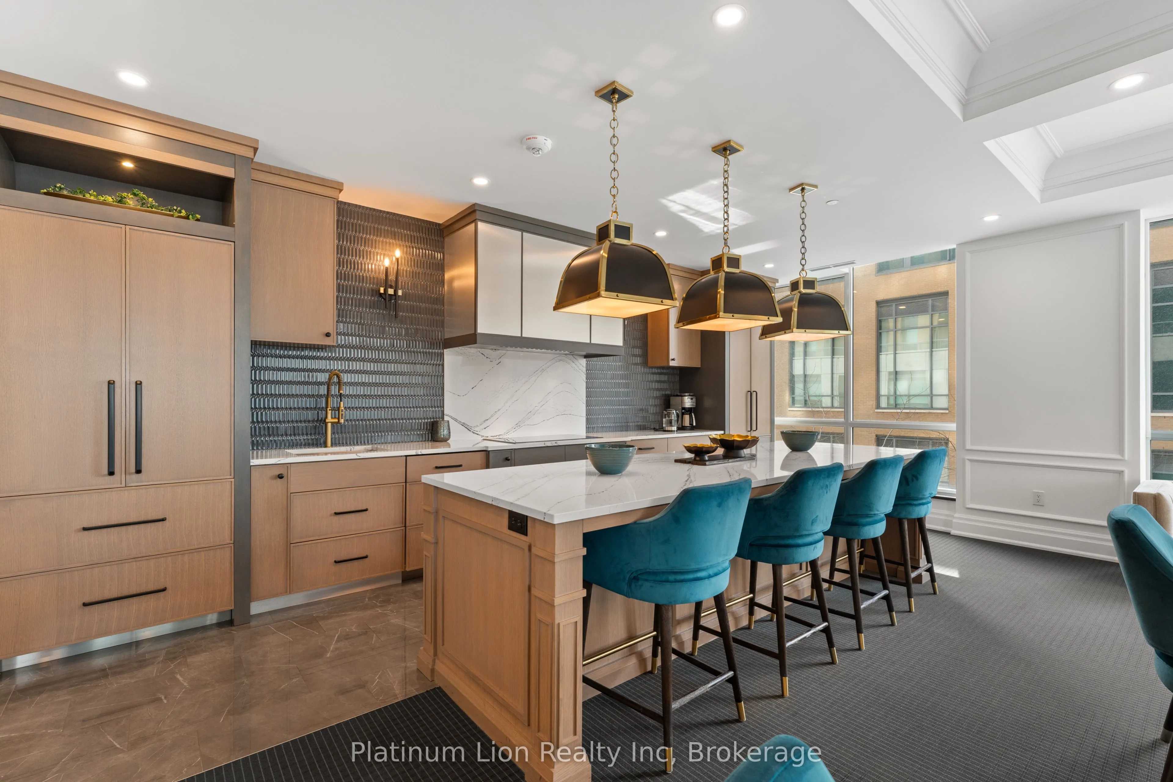 2060 Lakeshore Road, #205